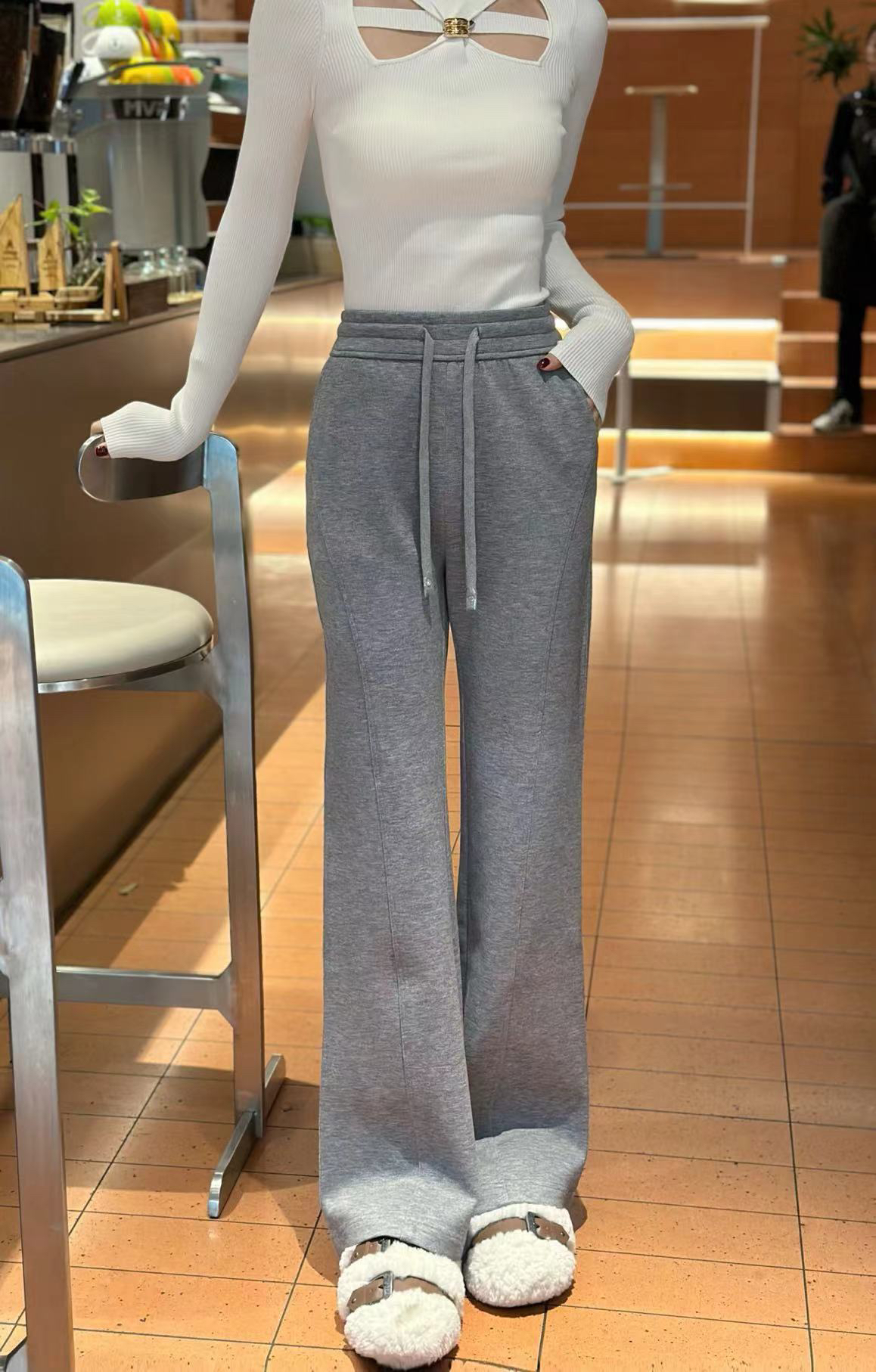 2025新品秋冬设计师品牌抽绳喇叭休闲裤显瘦百搭三个颜色