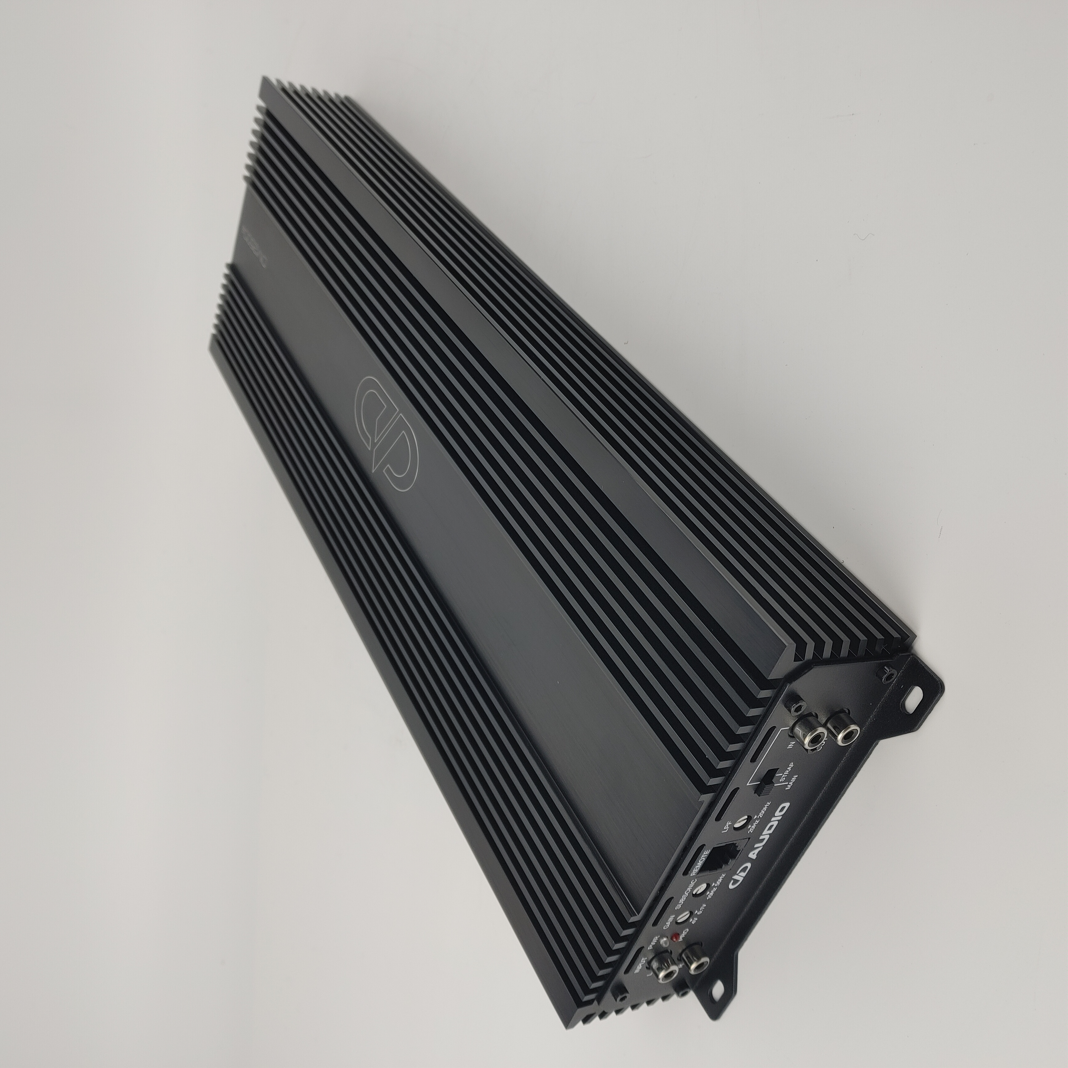 汽车音响改装美国DD发烧单路低音功放2500a