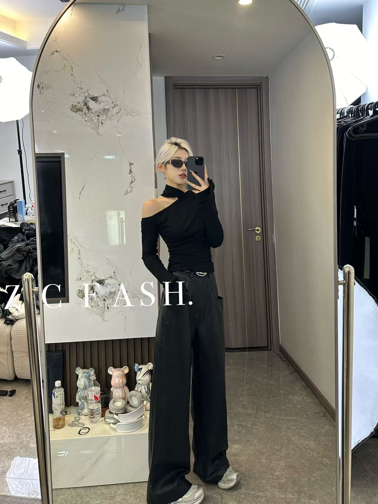 ZC-春季设计感露肩打底衫女长袖修身显瘦漏肩t恤内搭上衣-s041