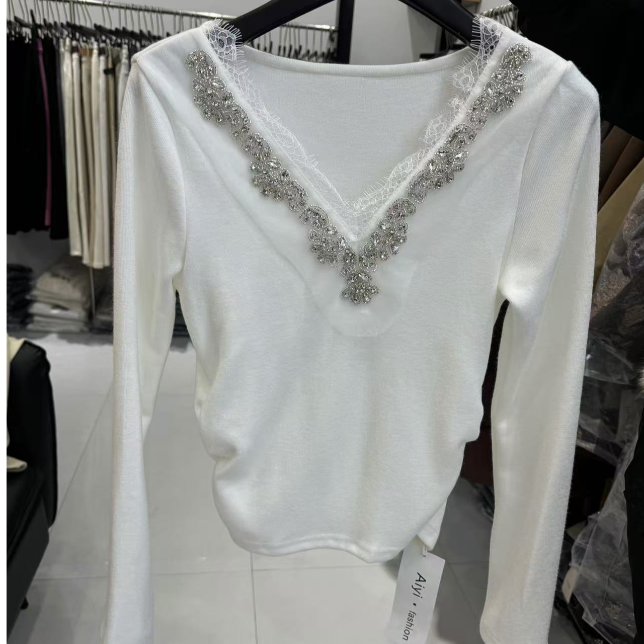 【楚衣格】重工钻V领小衫