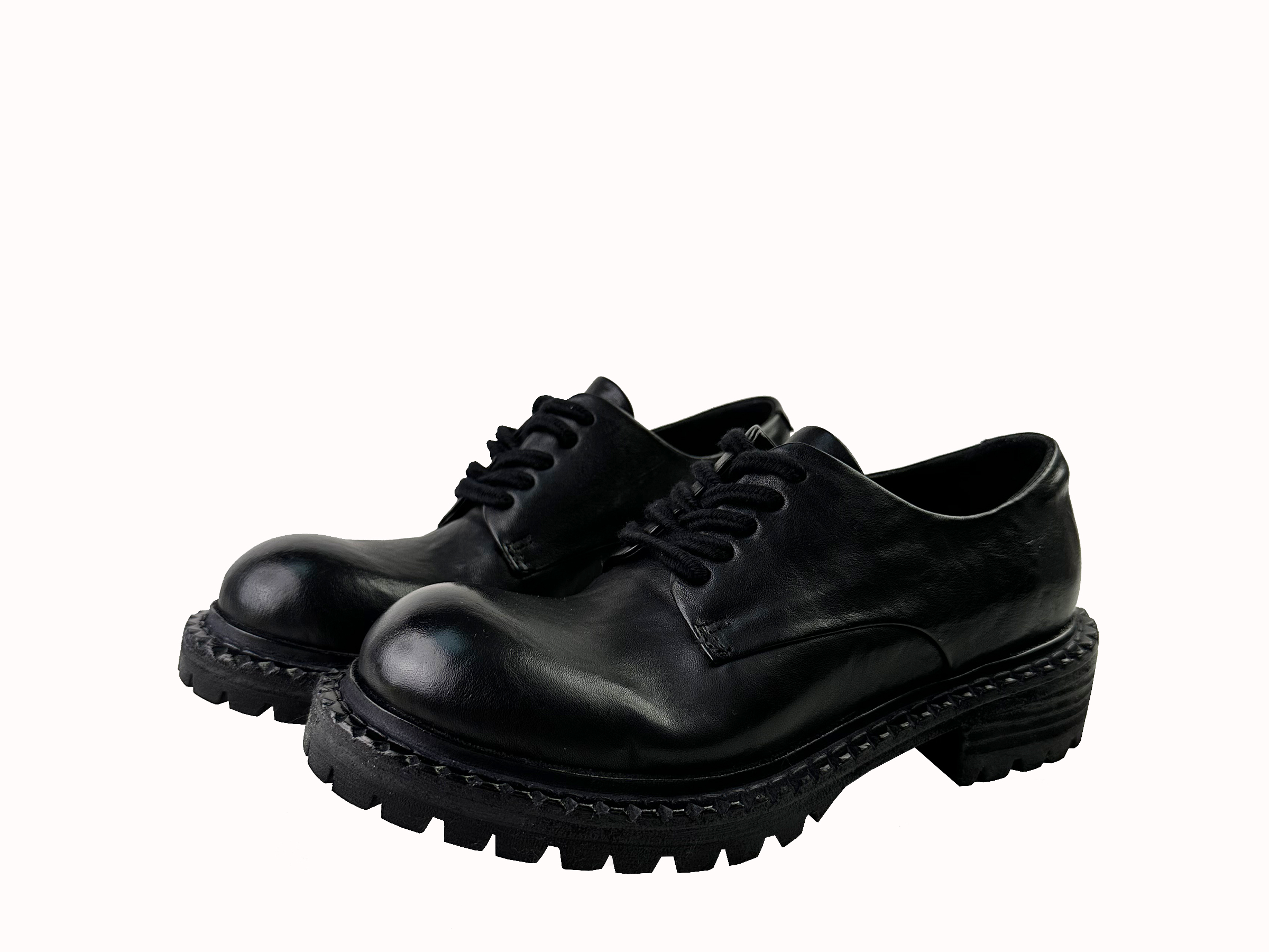 GUQI&LUXI2024春季款圆头厚底时尚百搭复古鲨鱼牙齿德比鞋（黑色）