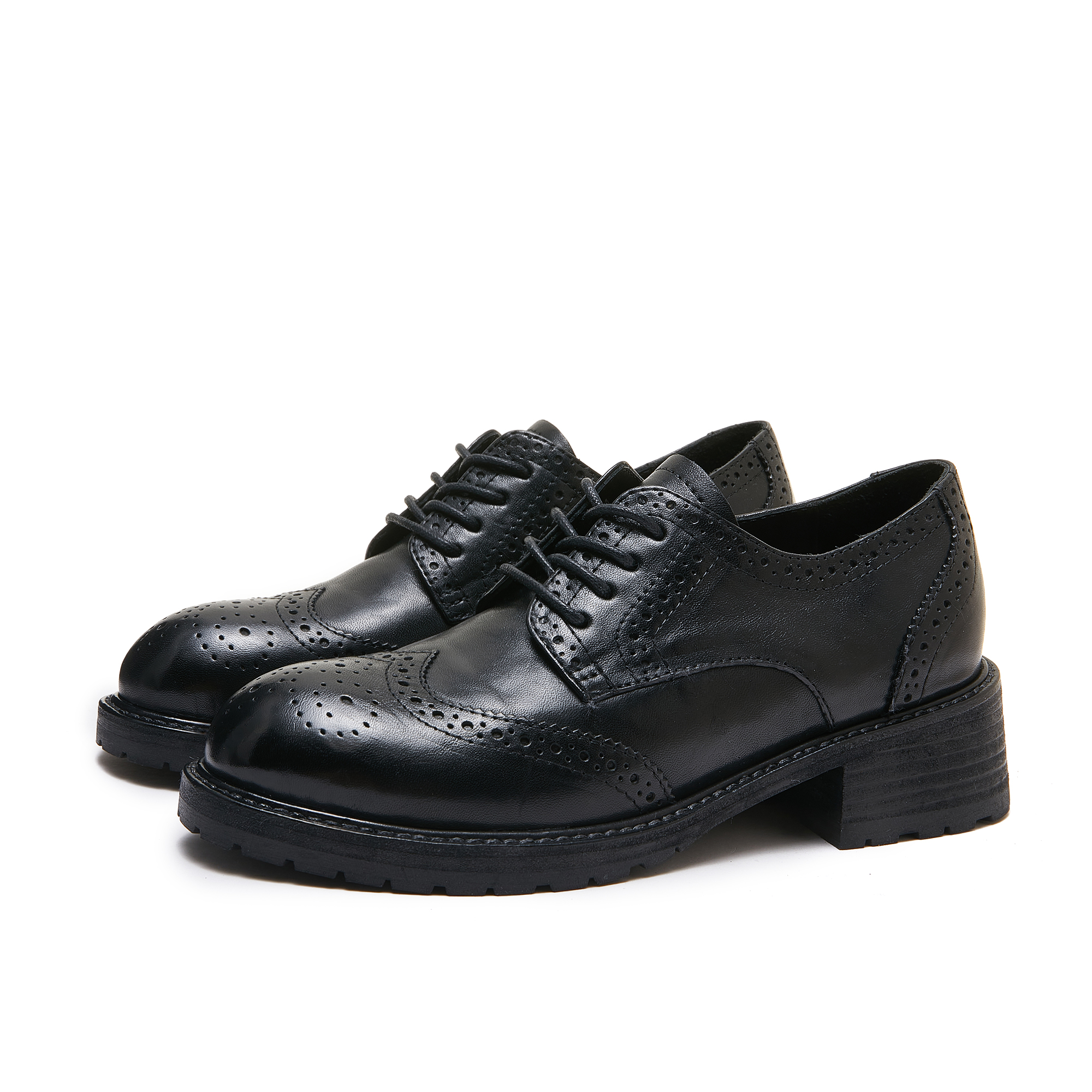 GUQU&LUXI 2024春夏款圆头复古英伦风舒适时尚布洛克雕花鞋（黑色）