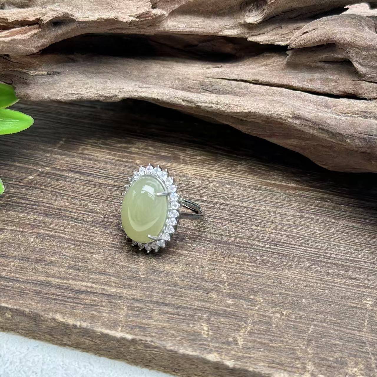 【与帅珠宝】冰晴水戒指D112343——多样性发其一