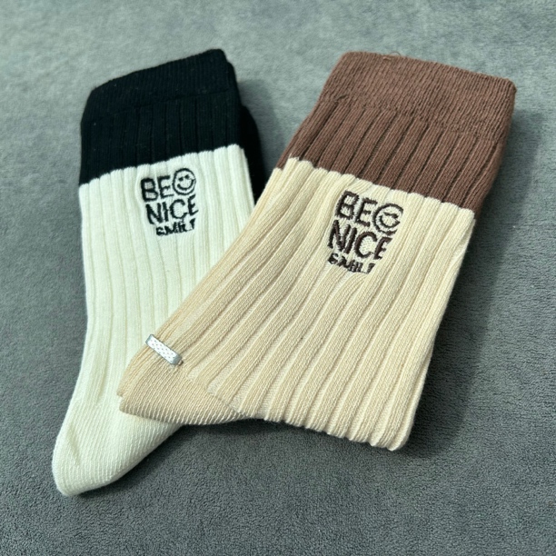 常规款袜子四季百搭纯色中筒短袜高筒潮流ins韩版潮袜秋冬季日系