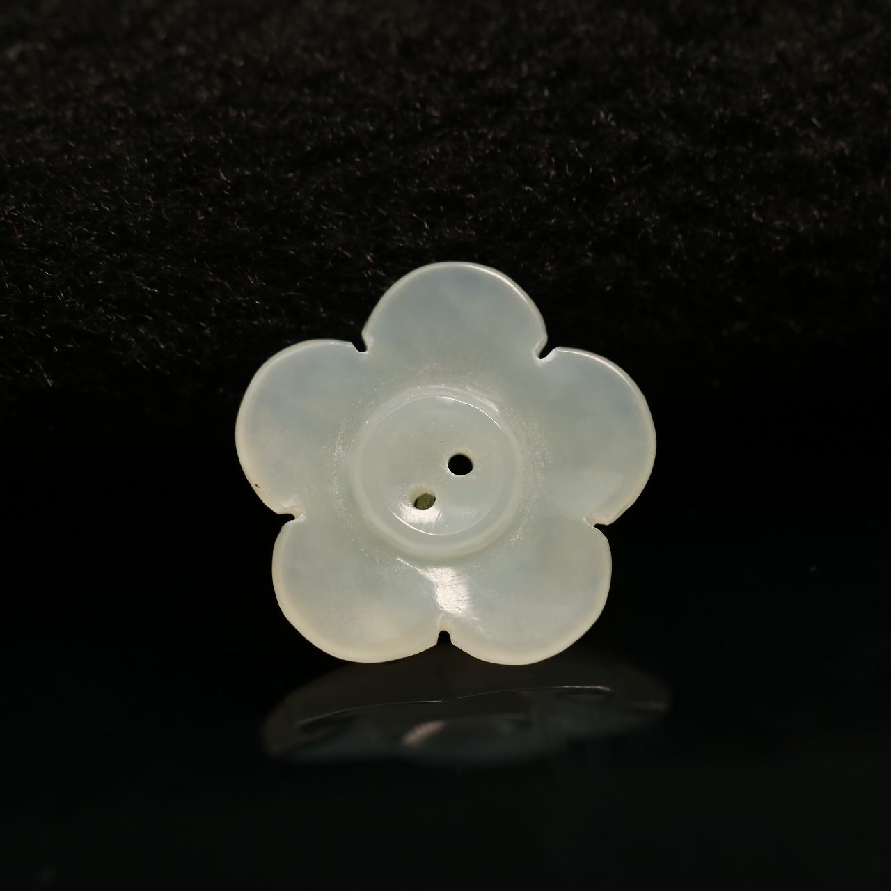 和田白玉梅花小花钮扣