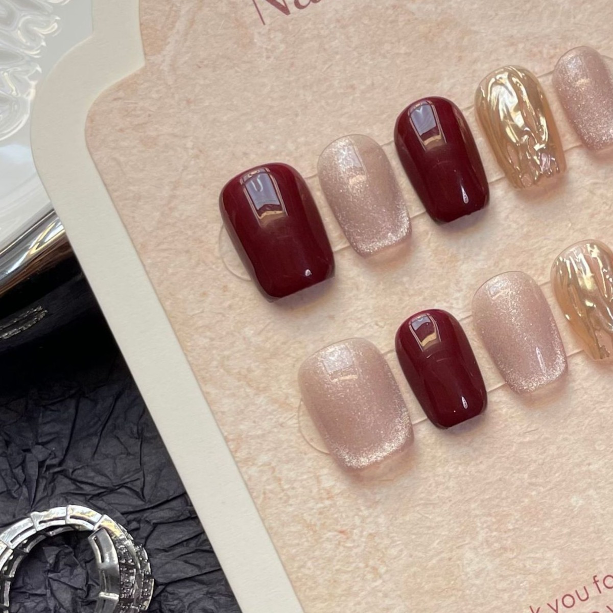 经典甲片纯手工穿戴甲秋冬款气质轻奢车厘子红显白鎏金猫眼新娘甲