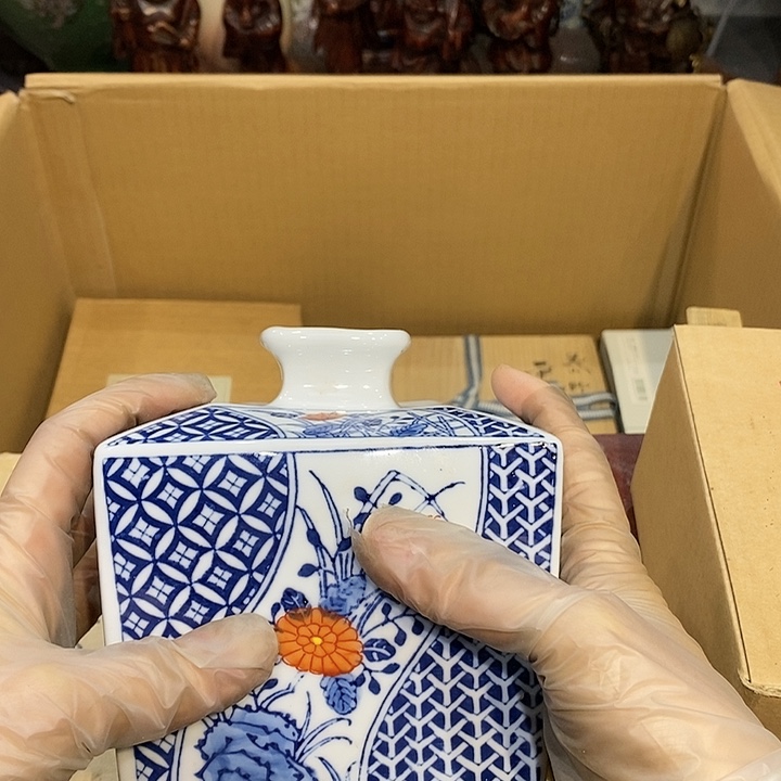瓷片彼***开瓷器活在自己身上的时候