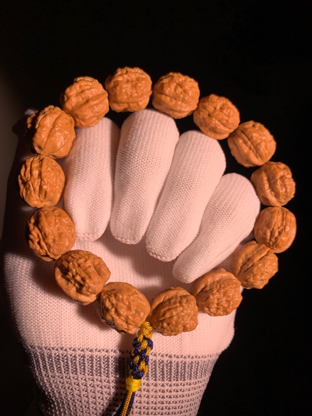 嵩山蛤馍头，小麻核桃手串。