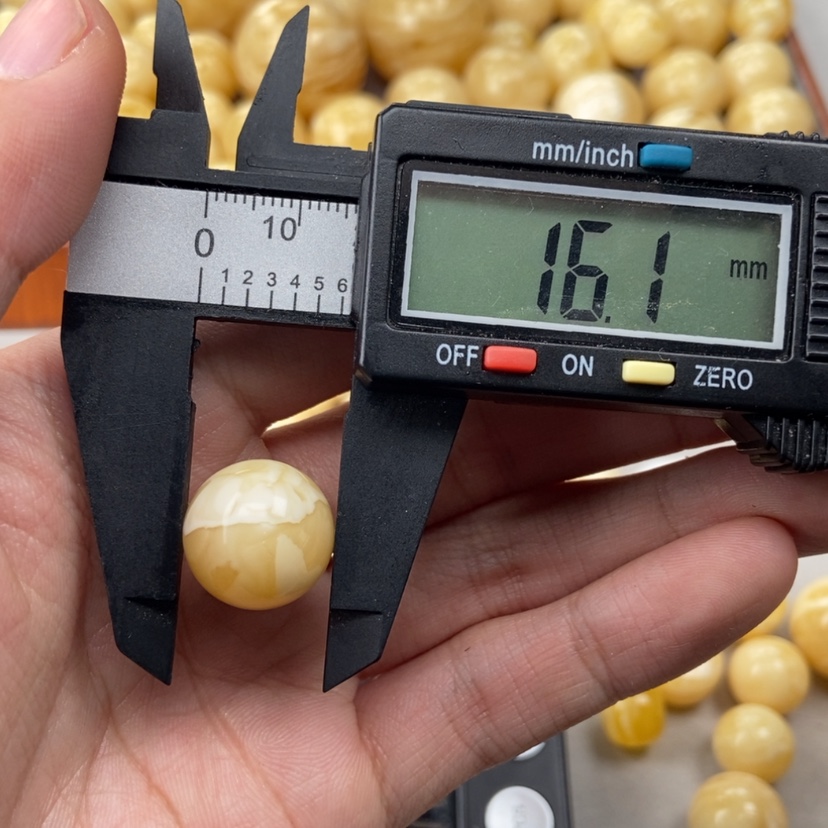 【闪购商品】琥珀裸石未镶嵌航*