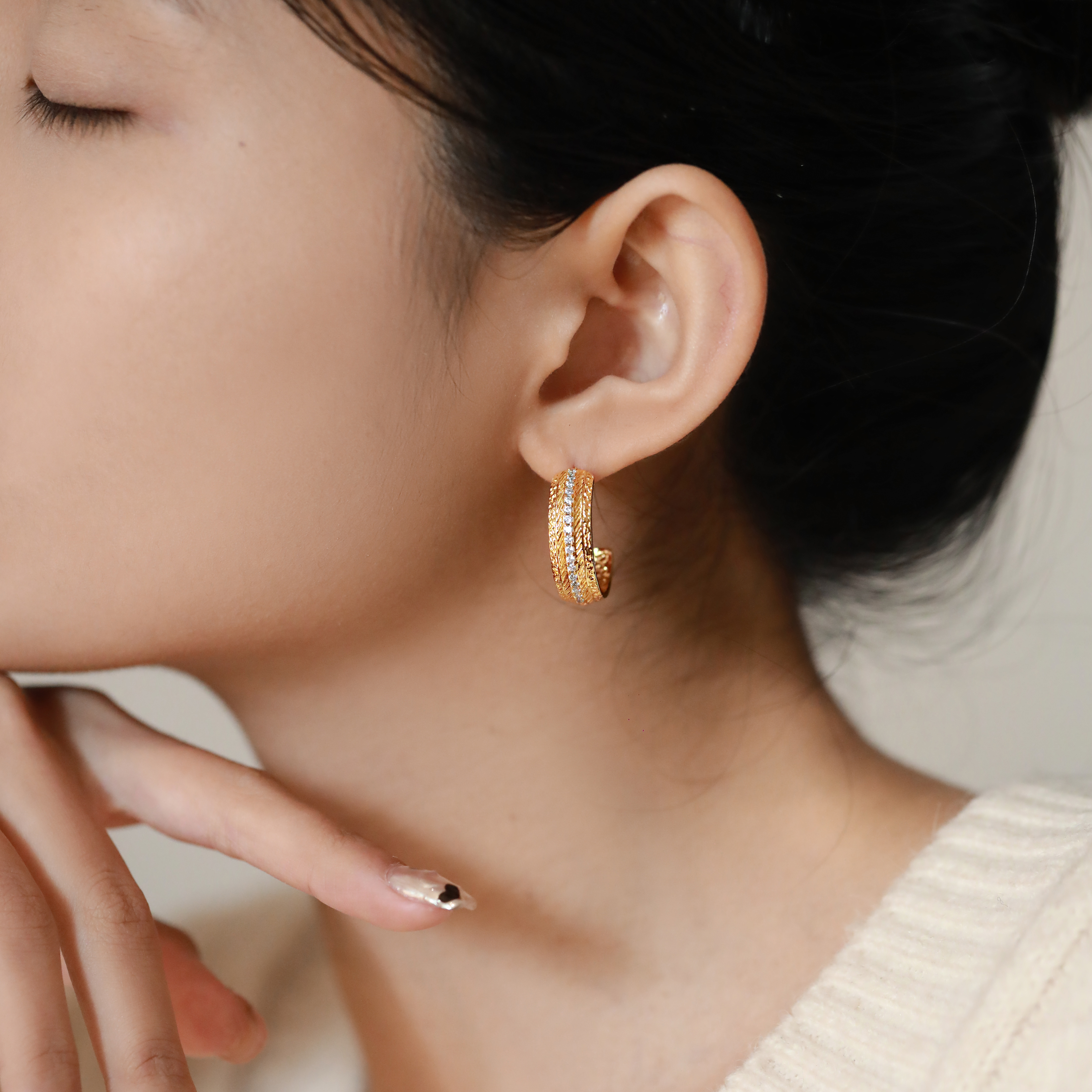 925银耳饰 E22978 白锆豆边半圆C形耳环