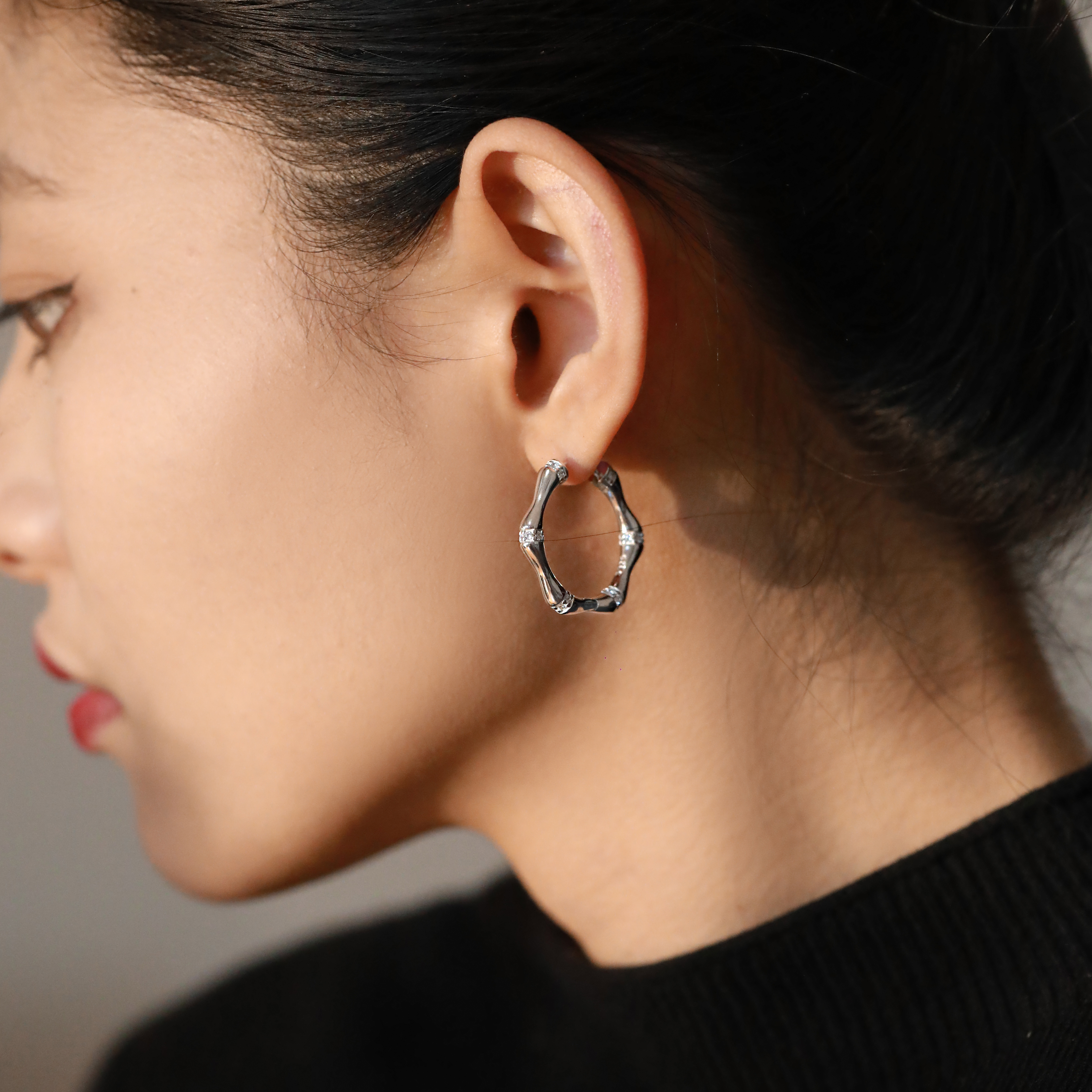 925银耳饰 E22991 白锆竹节圆形耳扣耳环