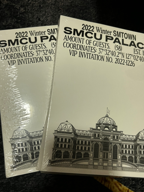 包邮SMtown2022冬专未拆，豪华版未拆，普通版未拆。