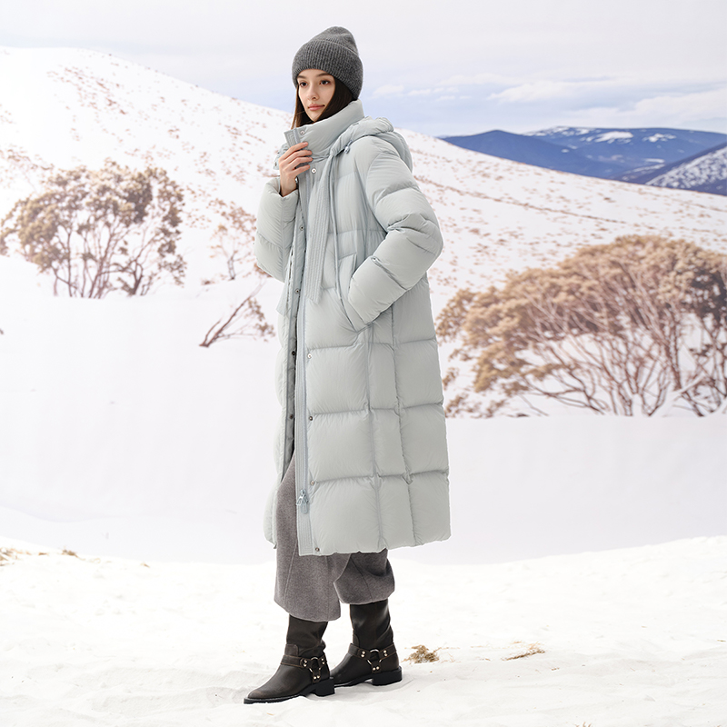 范思蓝恩高光云朵系列中长款连帽羽绒服冬季2024新款24FS14063   