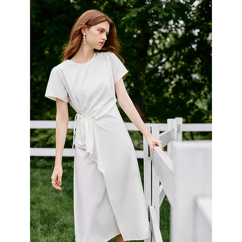 范思蓝恩抽绳褶皱设计感2025夏装新款白色高腰A字连衣裙24FS12719