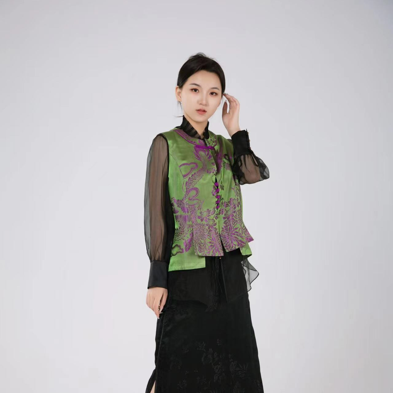 老缎圆领双层卡牙边马甲