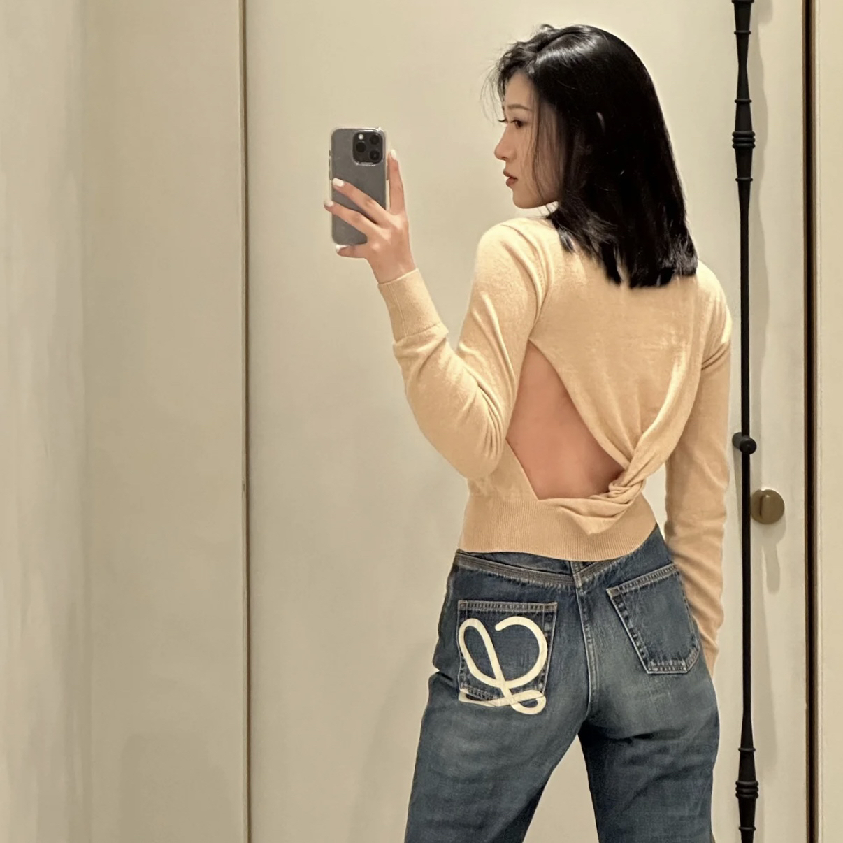 99新 LOEWE/罗意威 1k079 FW22纯色后背镂空设计针织衫 