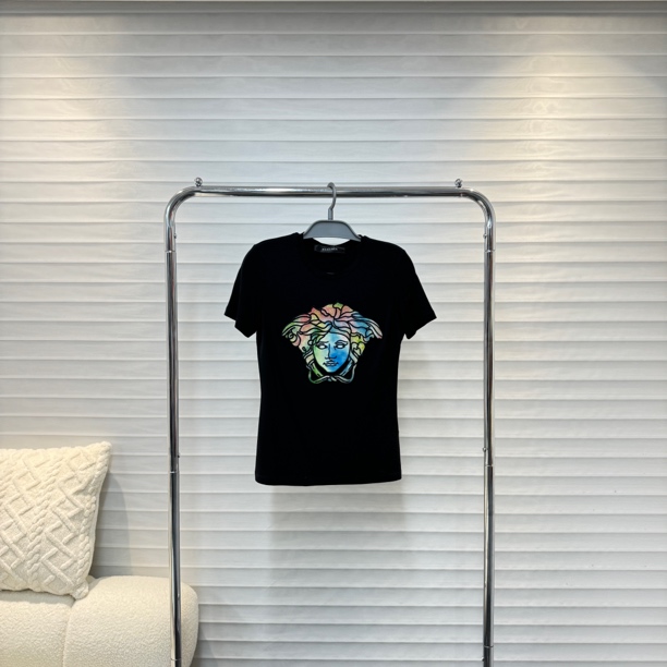 99新/范思哲/VERSACE/versace新款经典logo黑t/40码/公价6k