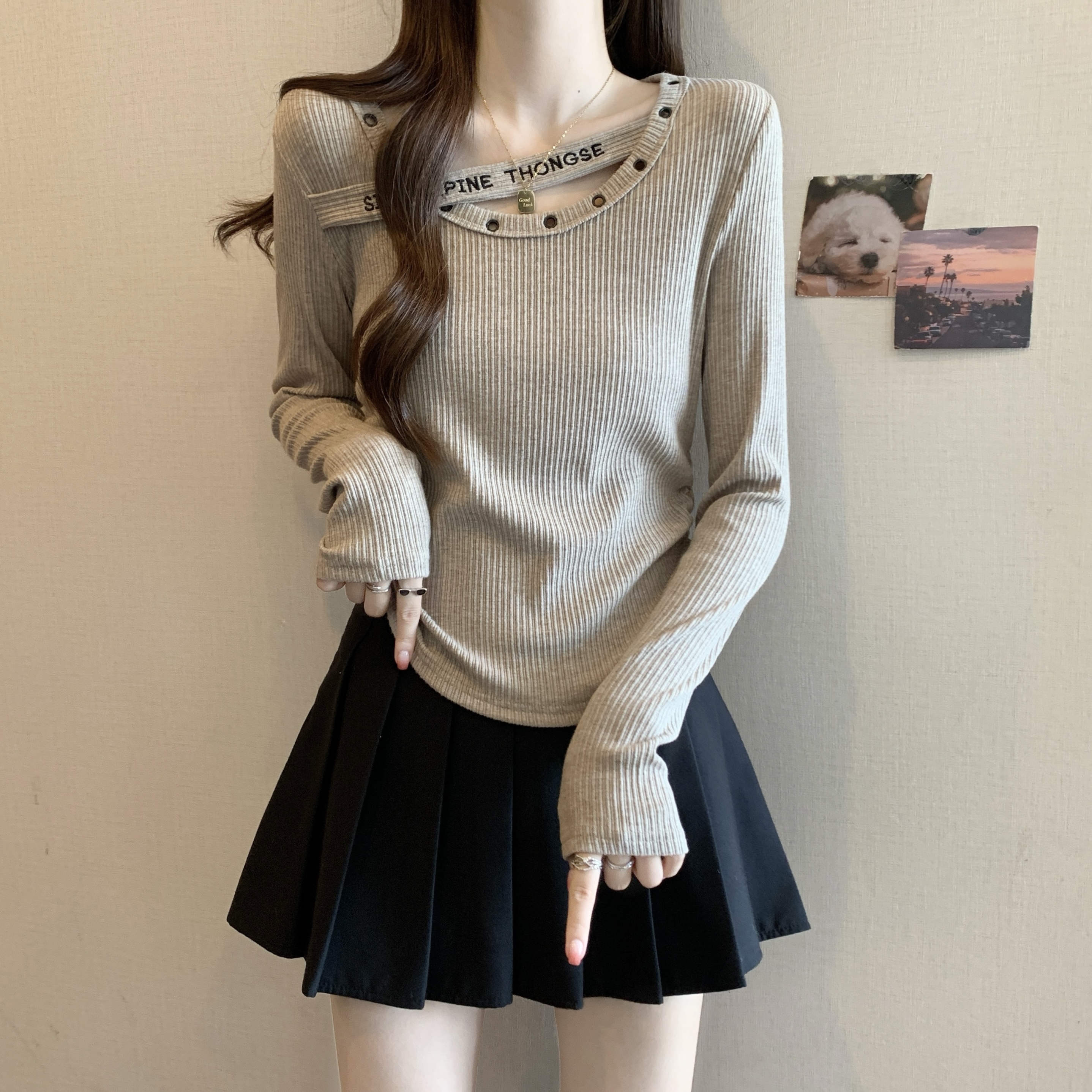 大码女装遮肉显瘦正肩长袖打底衫春秋胖MM修身别致短款内搭针织衫