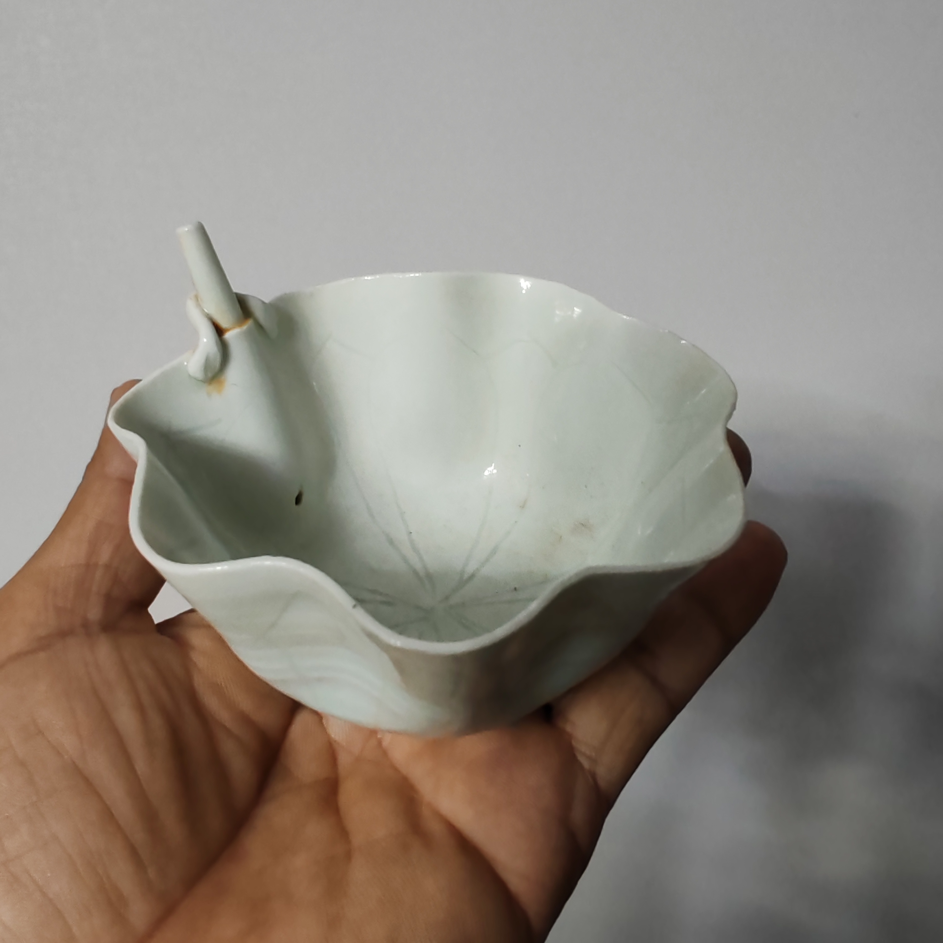 三角油灯，品相完整