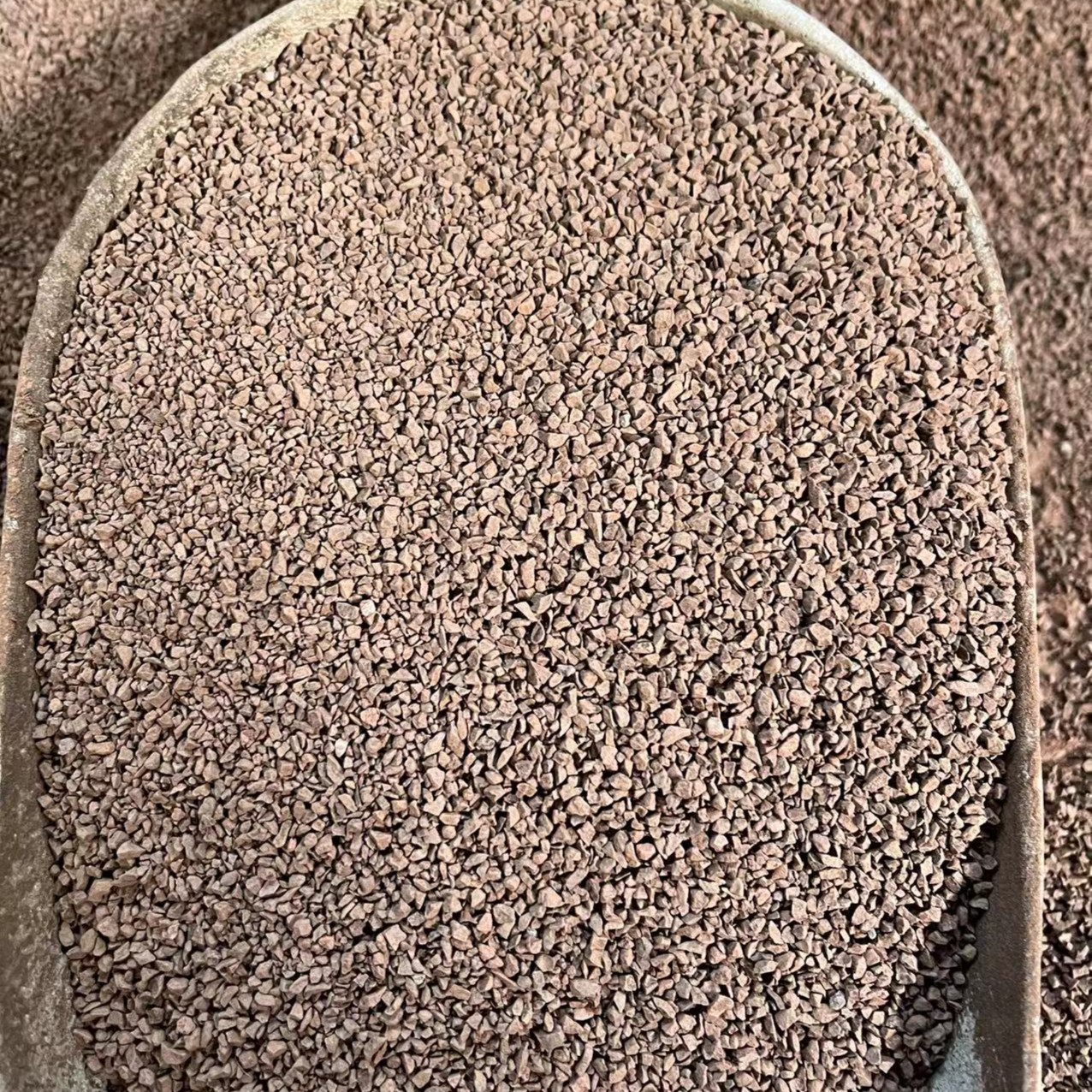 精选风化土家用细颗粒2-4毫米4.8公斤室内养花专用土颗粒土红土