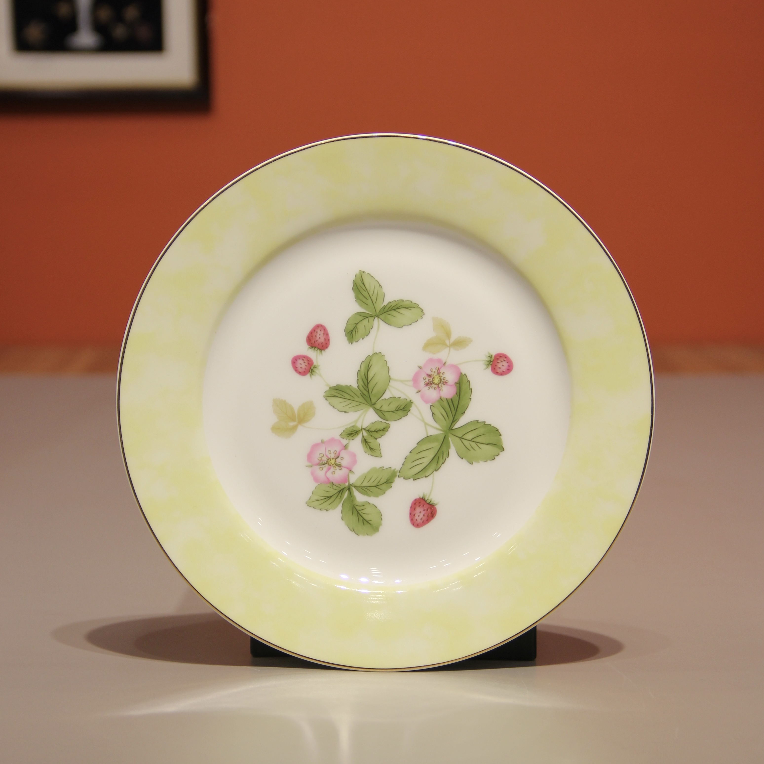 F319野草莓黑宝瓶黄色晕染系列新款WAIKIWOOD直径21骨瓷平盘4308