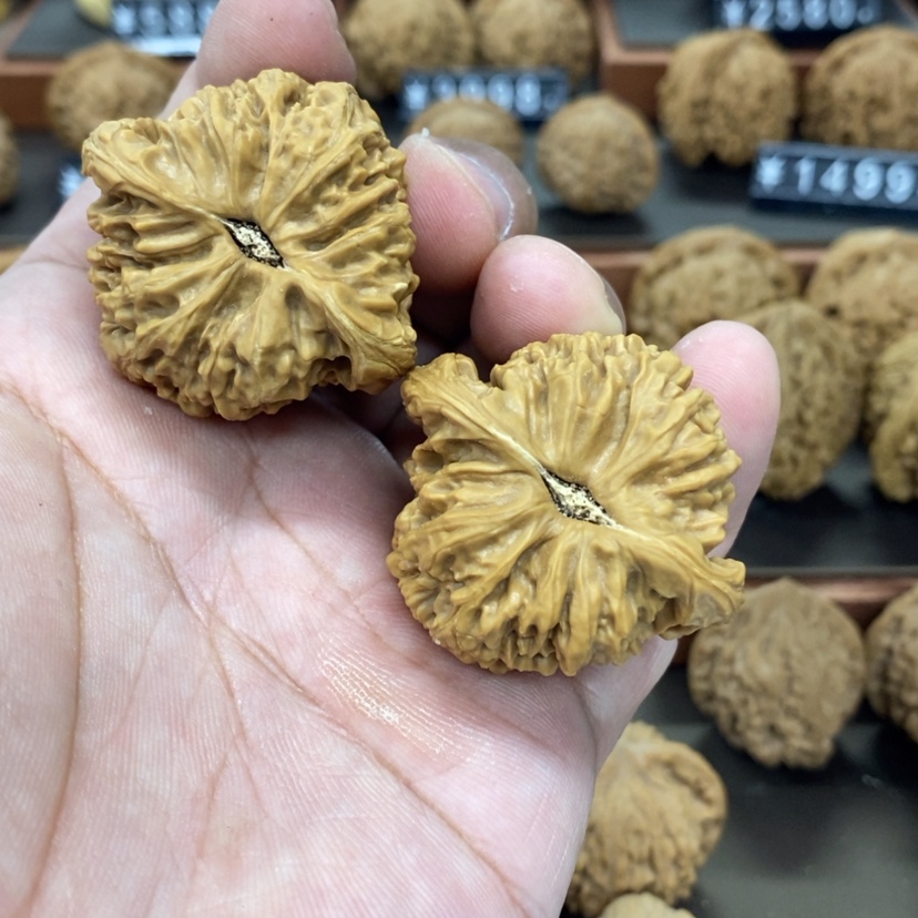 【闪购商品】文玩核桃吊坠B***?村里41