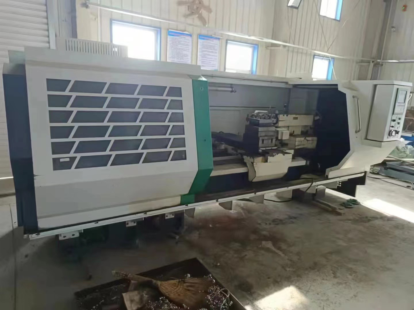 云南机床厂80数控车床，配发那科TD高配系统 二手数控车回收