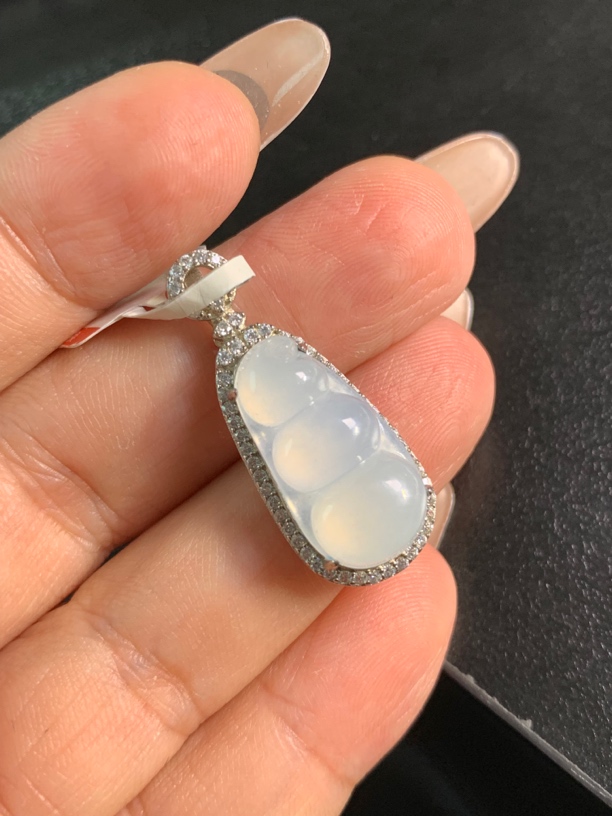 天然翡翠A货缅料粉紫豆子吊坠