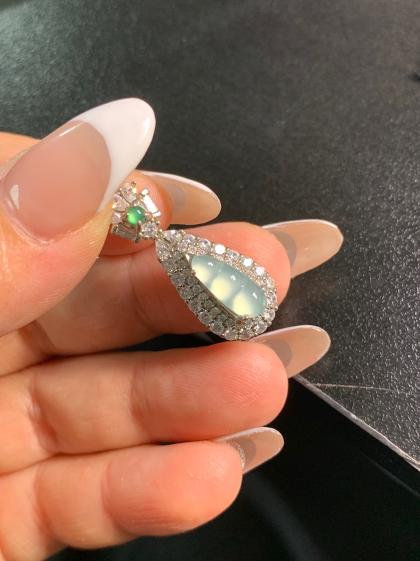 天然翡翠A货缅料高冰豆子吊坠