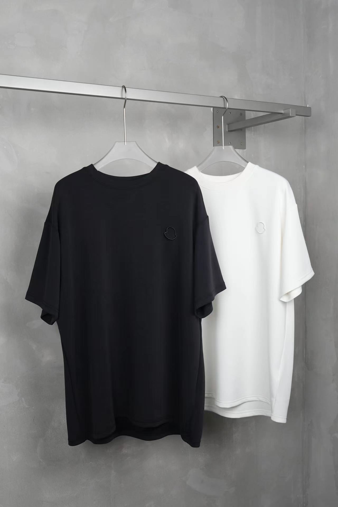 “7000”简约四季纯色经典奥地利进口莫代尔混纺圆领短袖