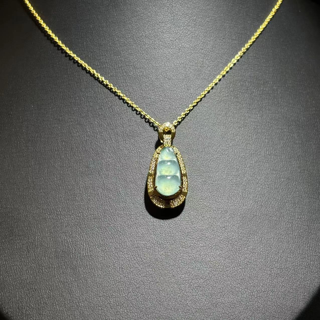 【符老板】f926-翡翠高冰福豆吊坠-赠礼盒-赠链-合金