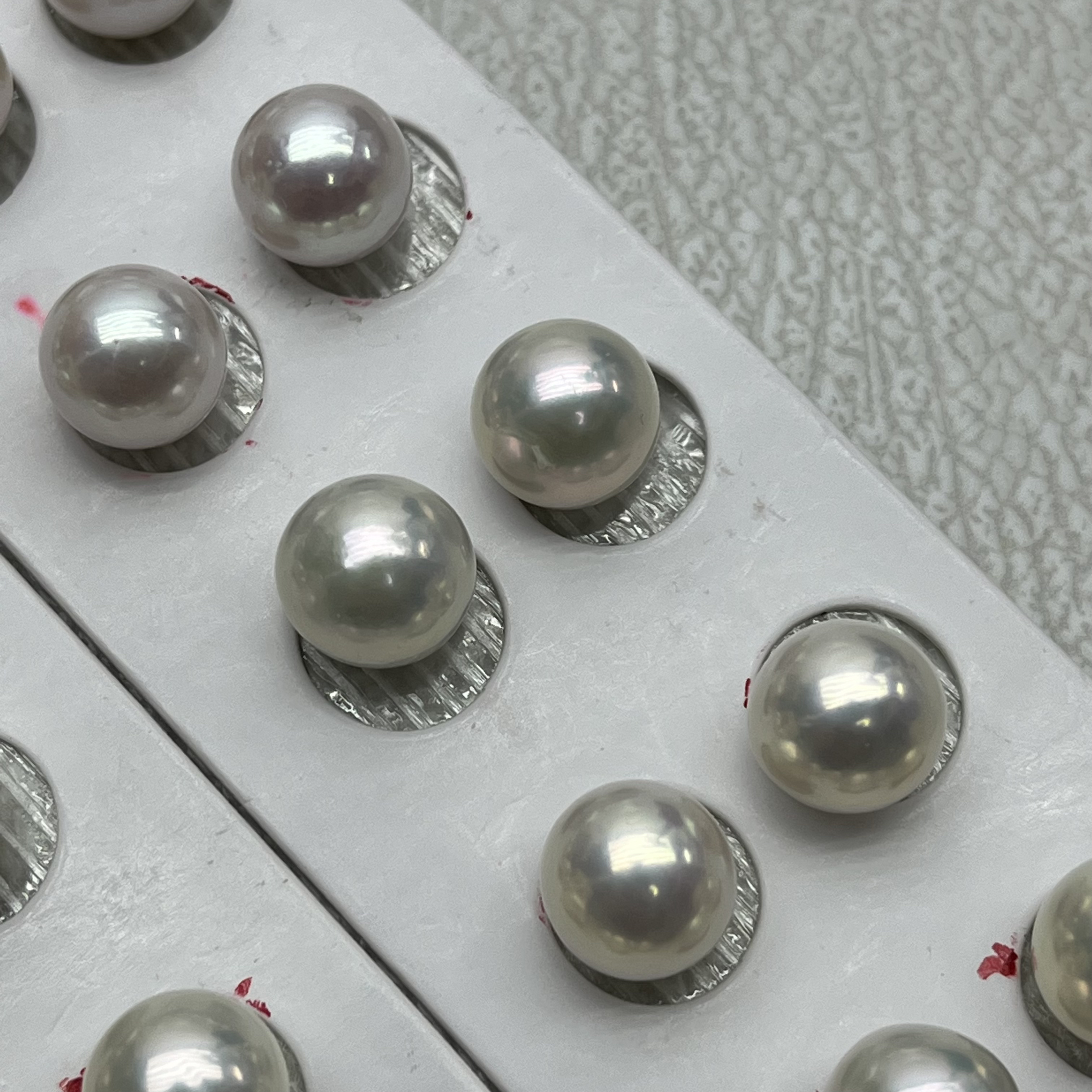 特价极强光9-10mm珍珠耳钉微瑕（多样性发一对）