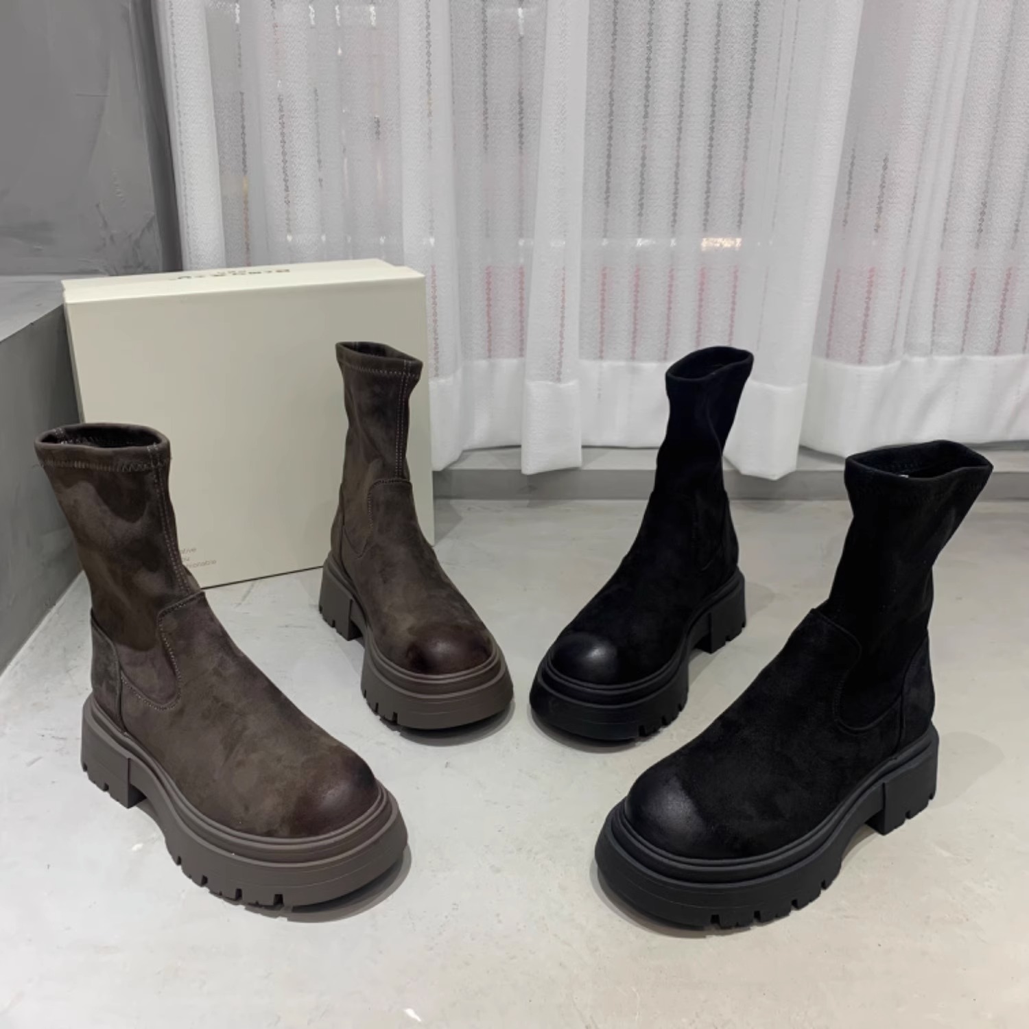 红蜻蜓牌加绒马丁靴女2023秋冬新款松糕厚底绒面短筒弹力瘦瘦靴