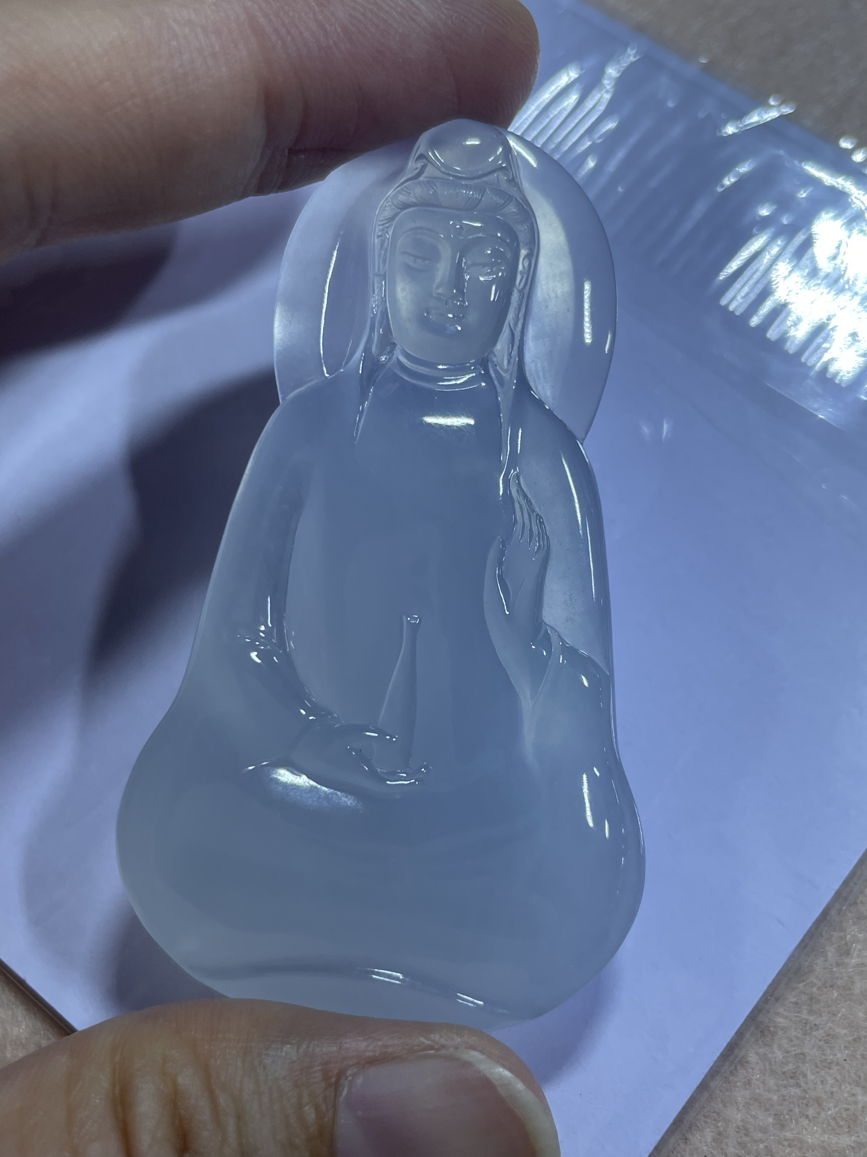 天然缅甸翡翠A货素衣观音，尺寸63.1/35.7/4.8