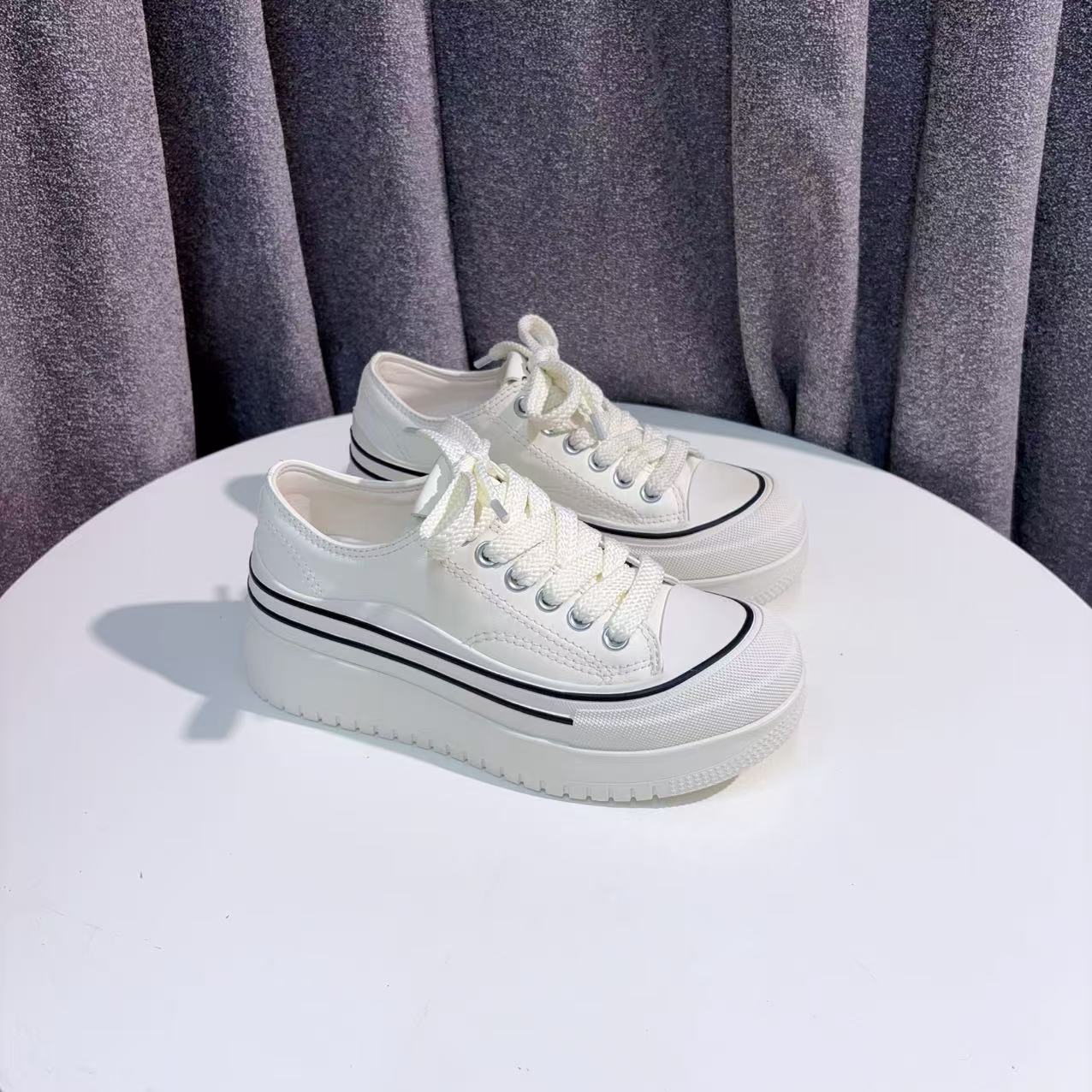 孤品直播间看款式  白色 厚底圆头低帮系带女休闲板鞋B001-B002