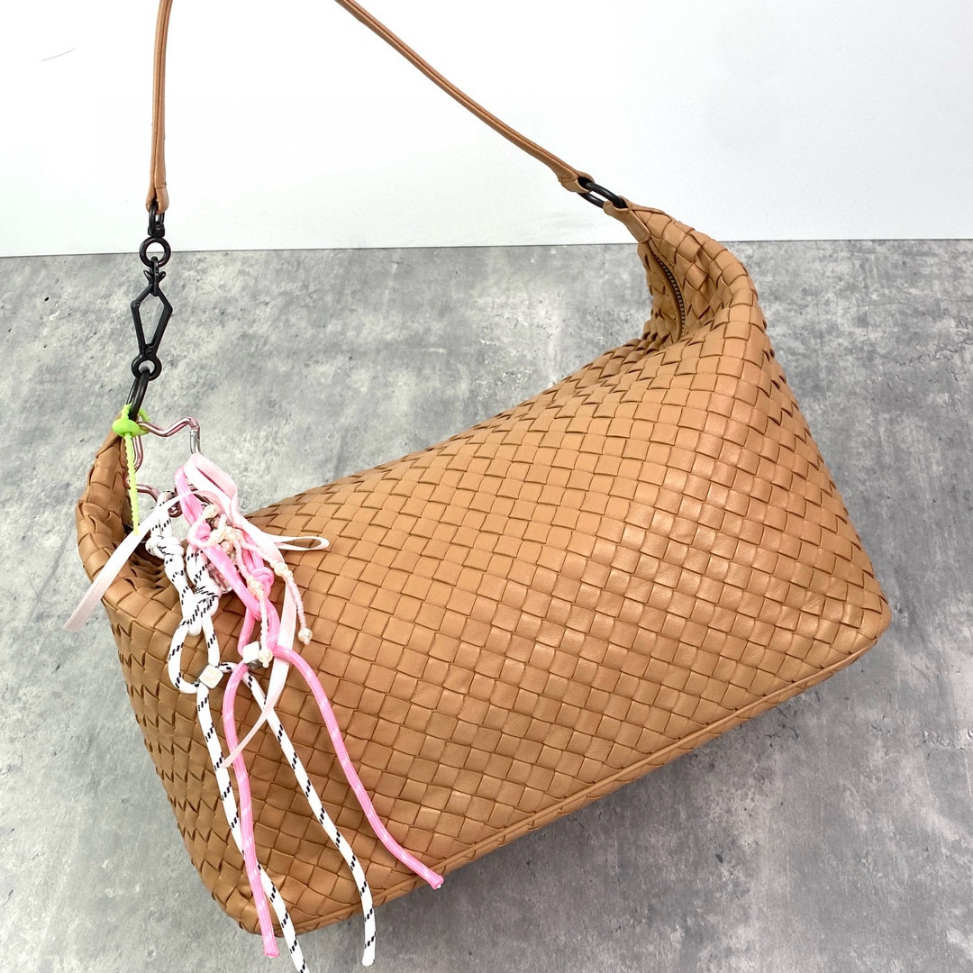 95新 BOTTEGA VENETA/葆蝶家 三文鱼色编织大号饭盒单肩包