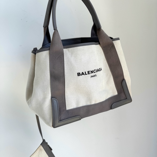 95新 Balenciaga/巴黎世家 灰白配色navy沙滩手提斜挎包