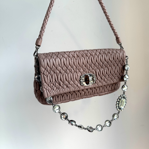 95新 MIU MIU/缪缪 裸粉色褶皱宝石麻将单肩包