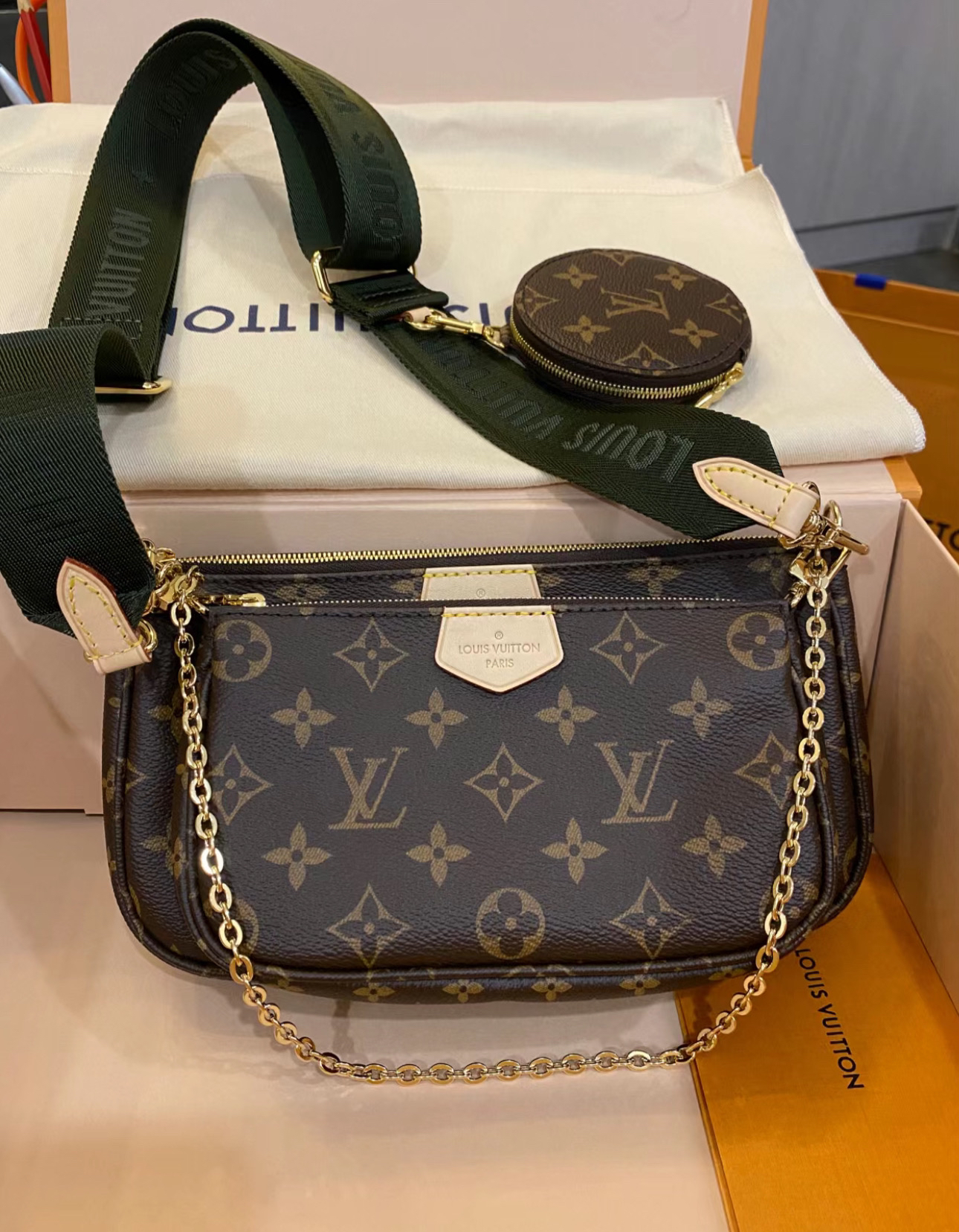 95新 LouisVuitton/路易威登 98新Lv绿肩带五合一单肩斜挎包