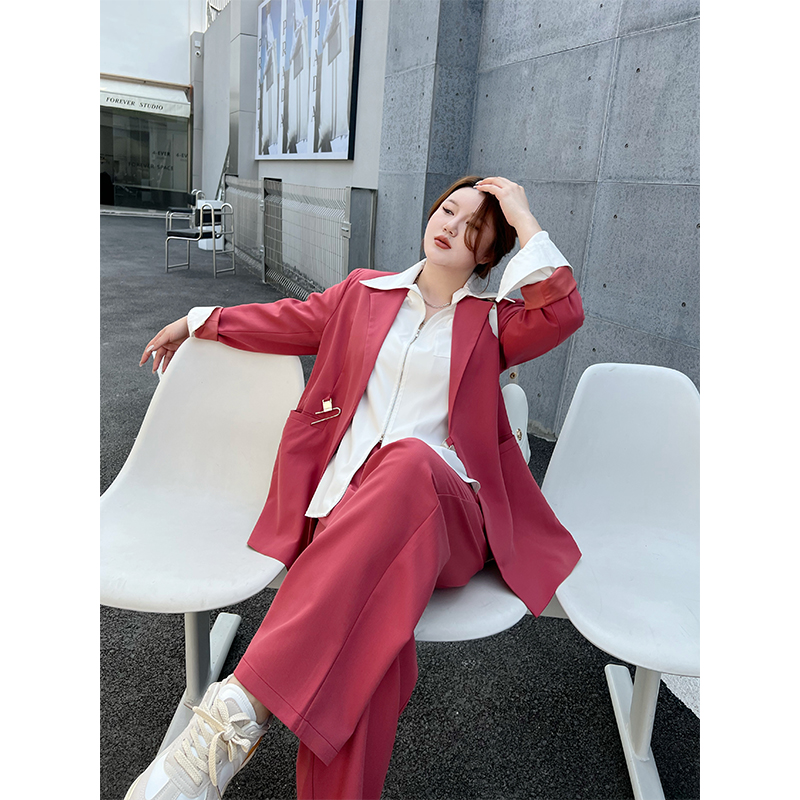 【非凡洋红】大码西服萱多家设计感气质显瘦胖mm西装两件