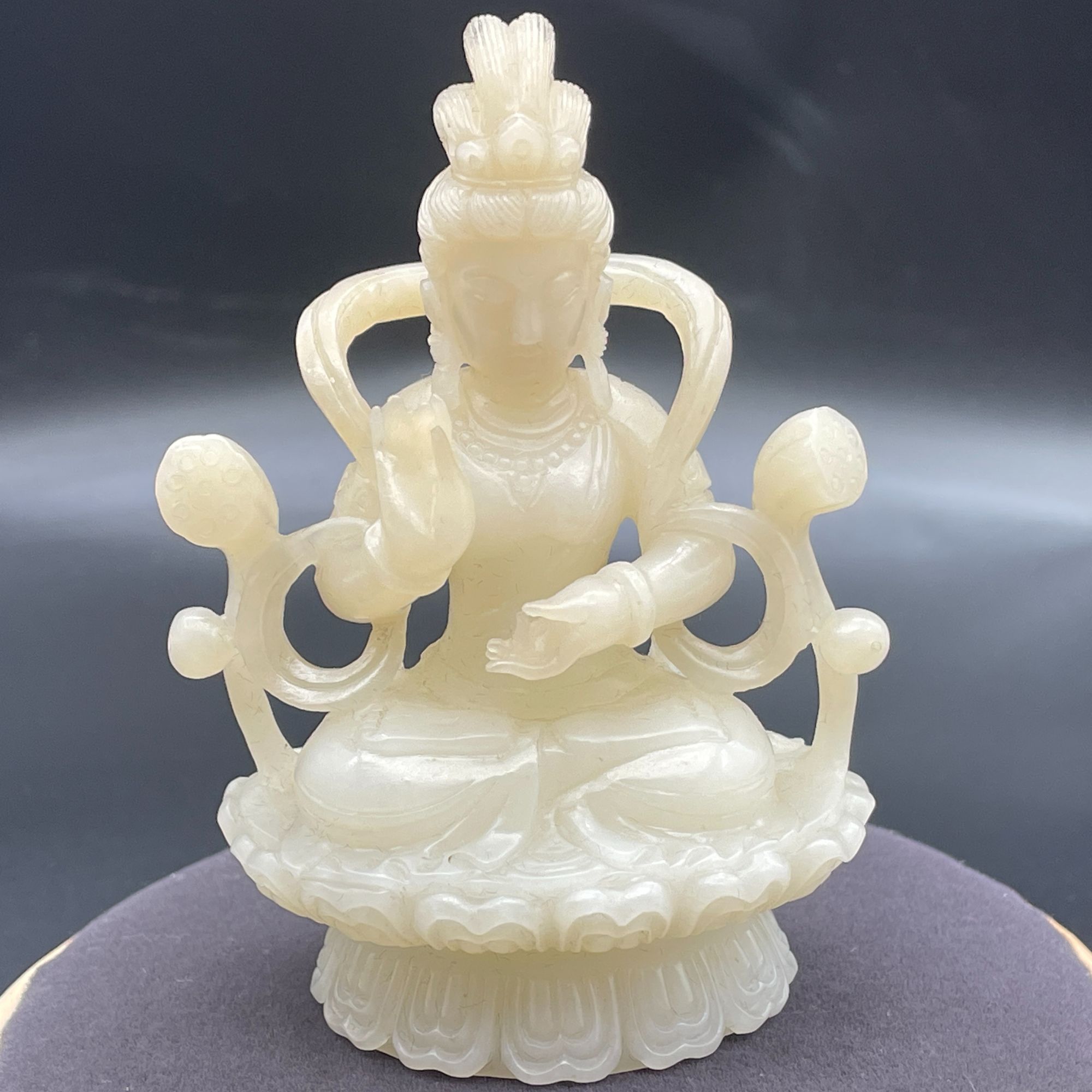 和田白玉千手观音