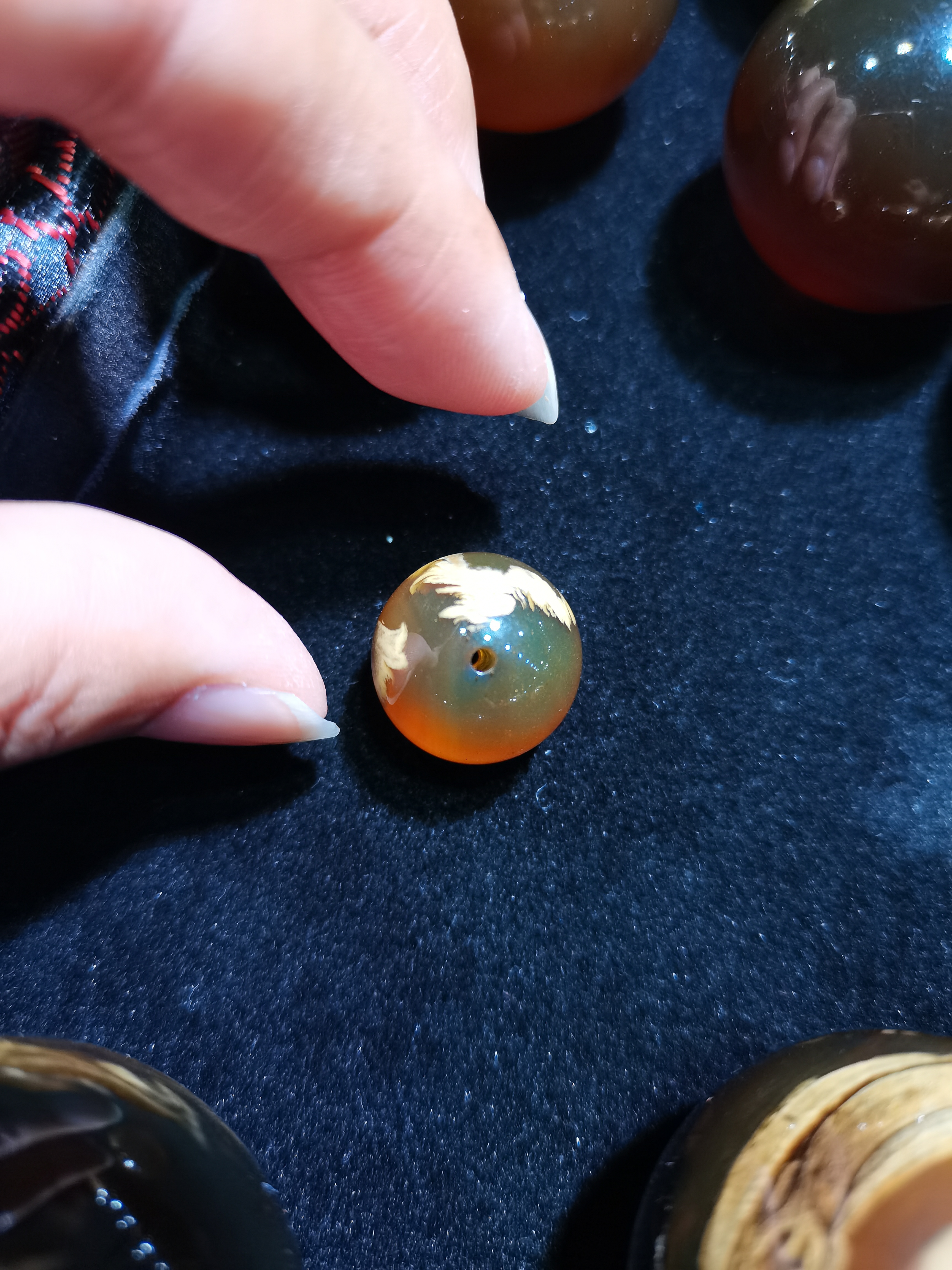 缅甸琥珀桔红底妖花溶洞单珠17mm，打1.5孔