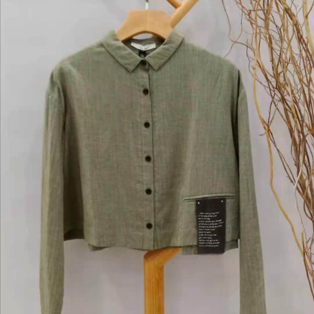 设计师精品上衣VW52CY102