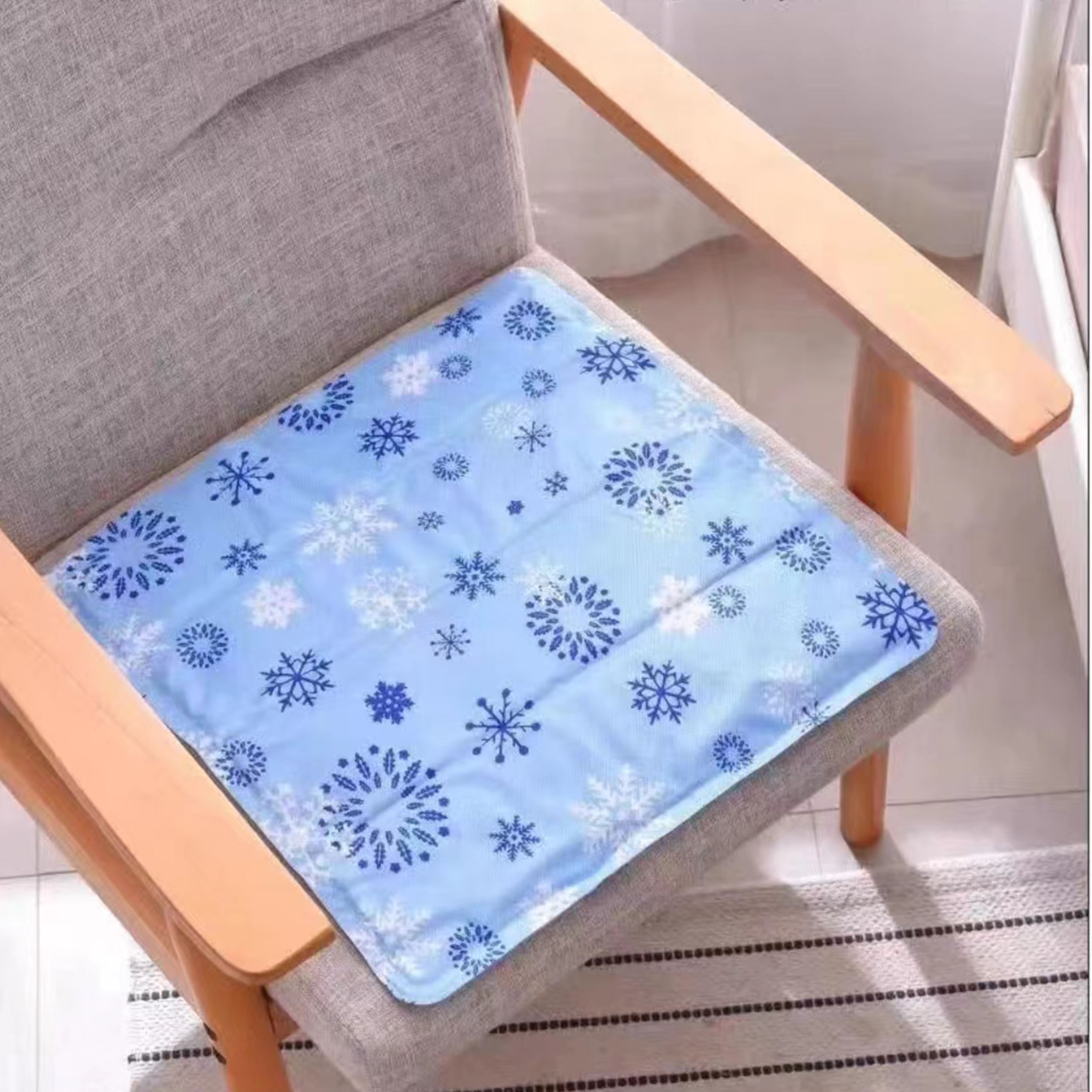 【冰凉舒适！多用途！】J4854多功能冰垫家用40*50cm（颜色随机 微瑕）