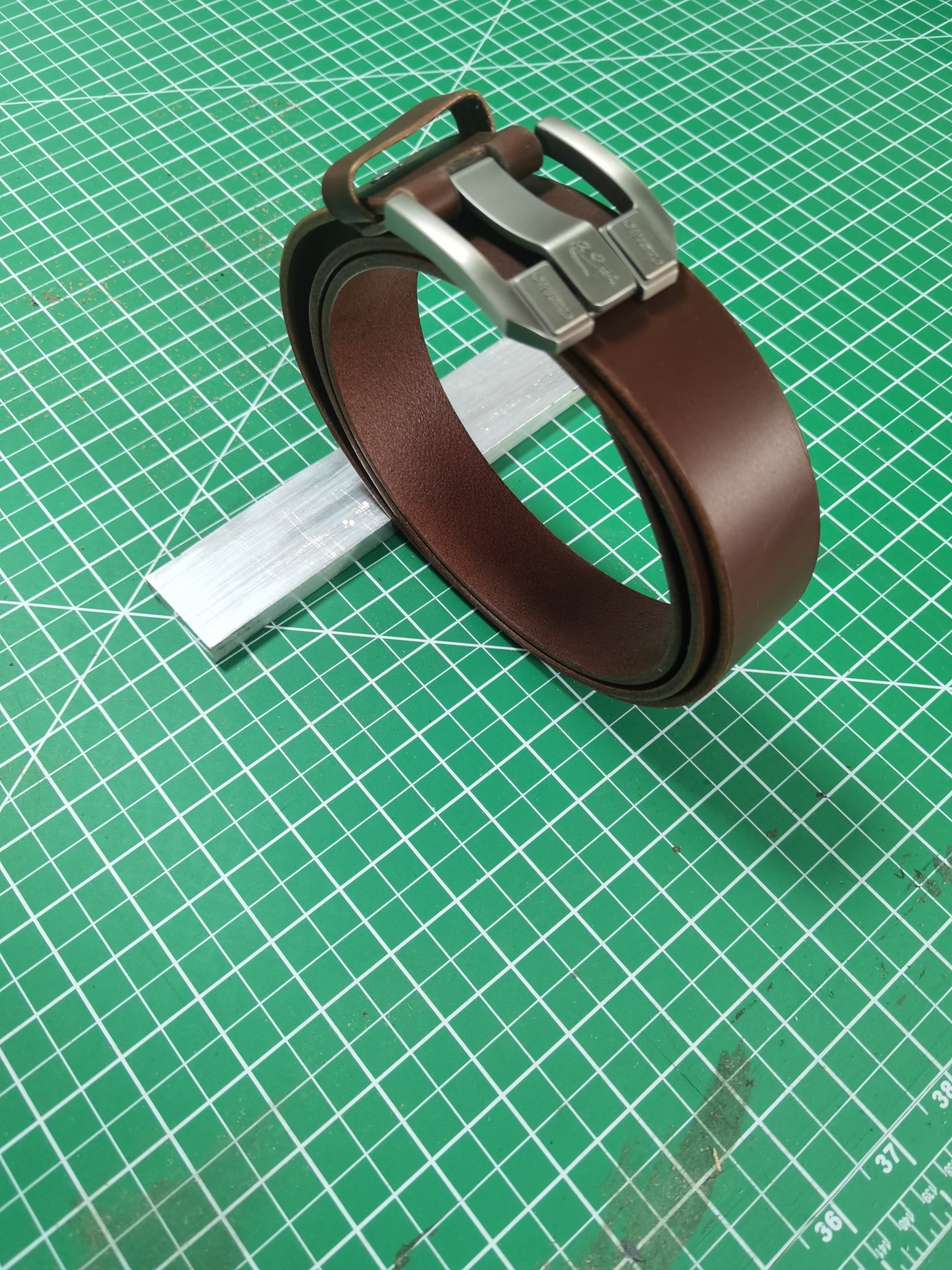 植鞣牛皮上等皮料，腰带支持尺寸定做。