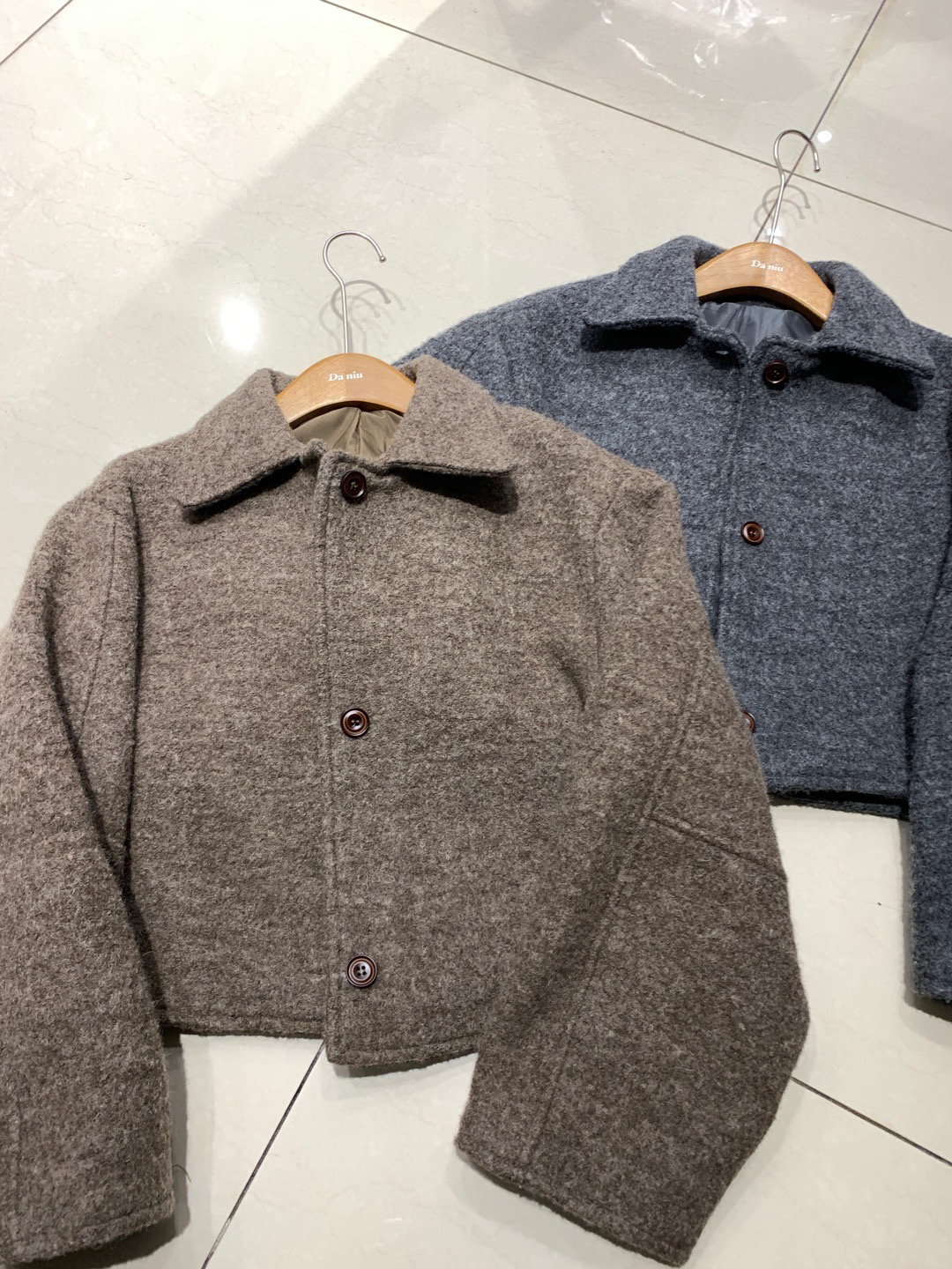 冬款气质加厚含80羊毛短款羊毛外套