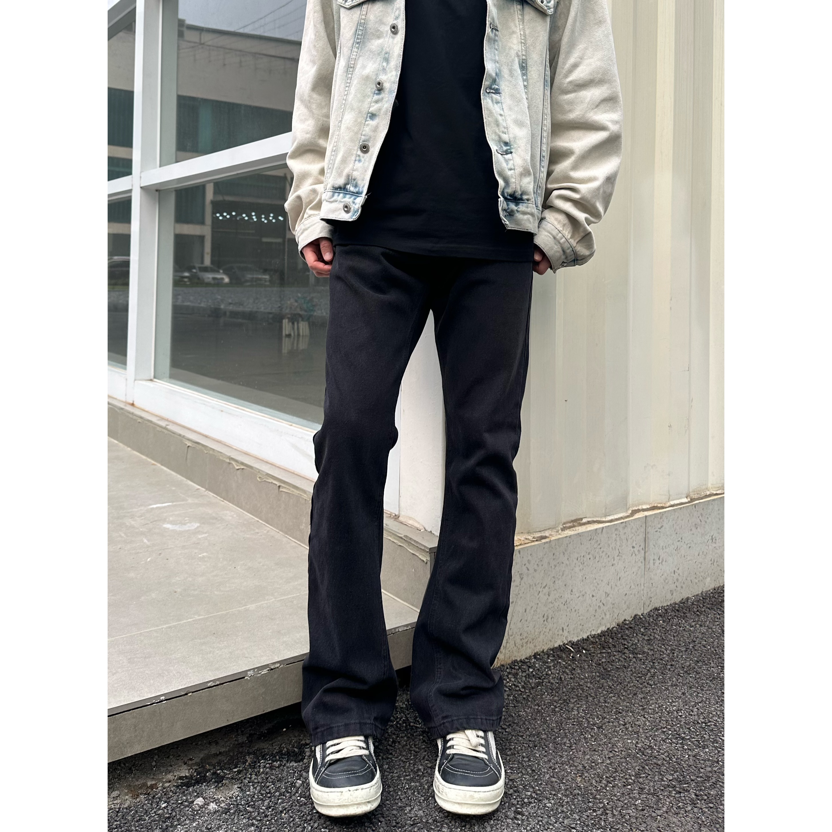 怪兽实验室美式微喇弹力弯刀黑色水洗高街百搭休闲牛仔裤