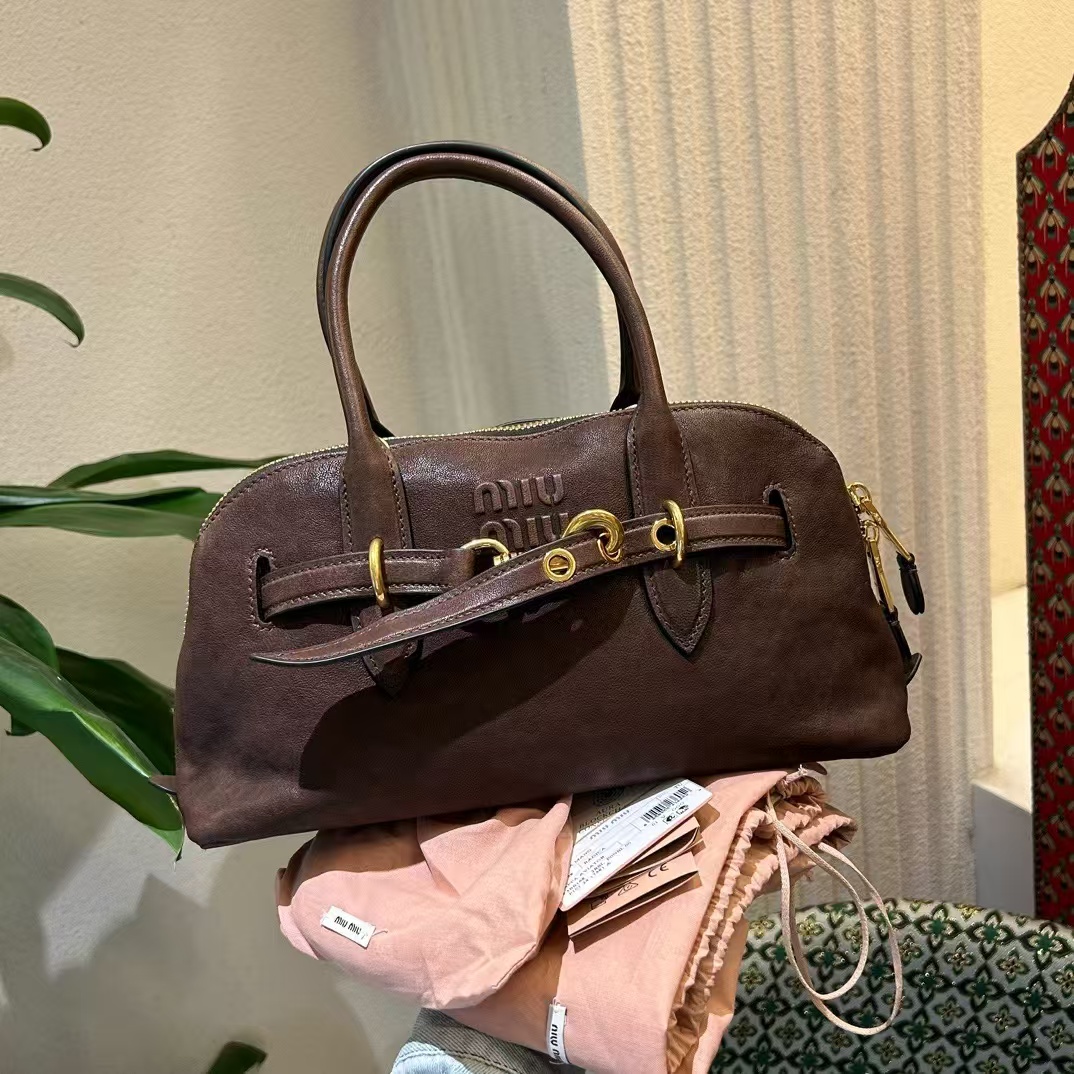 99新 MIU MIU/缪缪 石楠木色中号aventure贝壳包