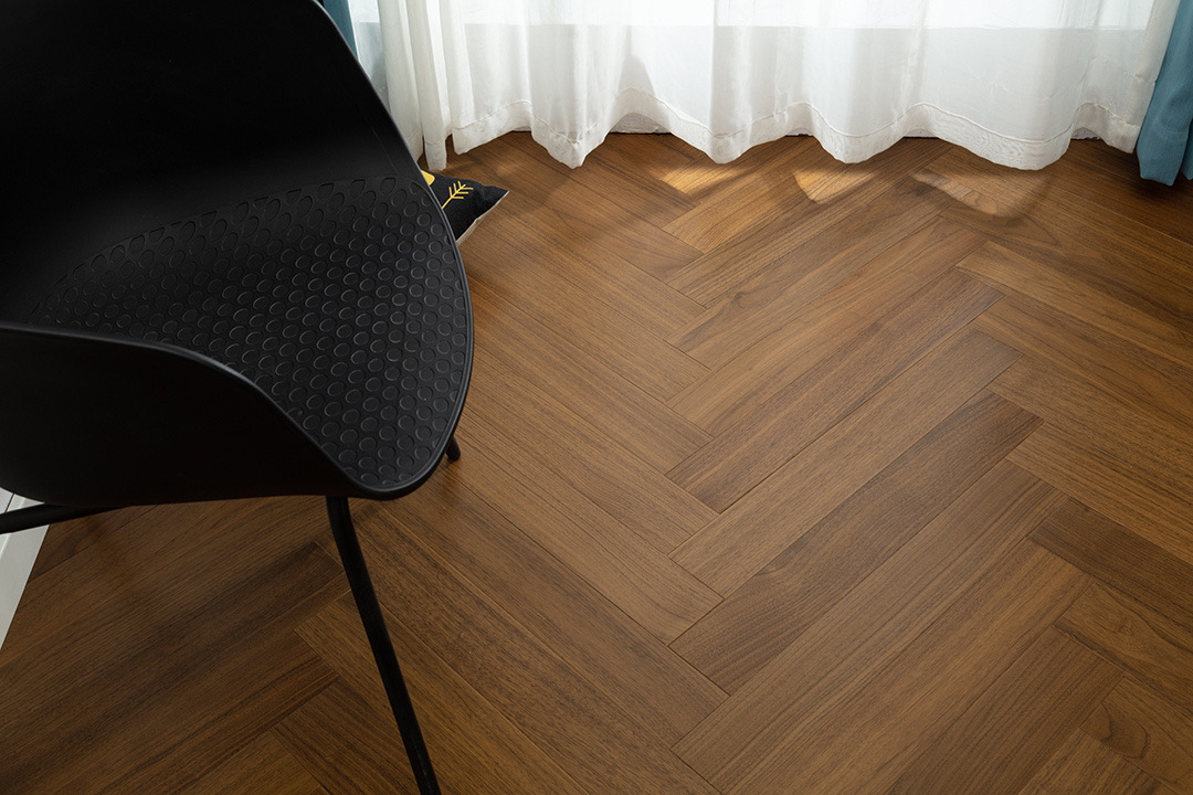 北美黑胡桃新三层人字拼地板木纹木地板，有木用贵族之美誉的地板