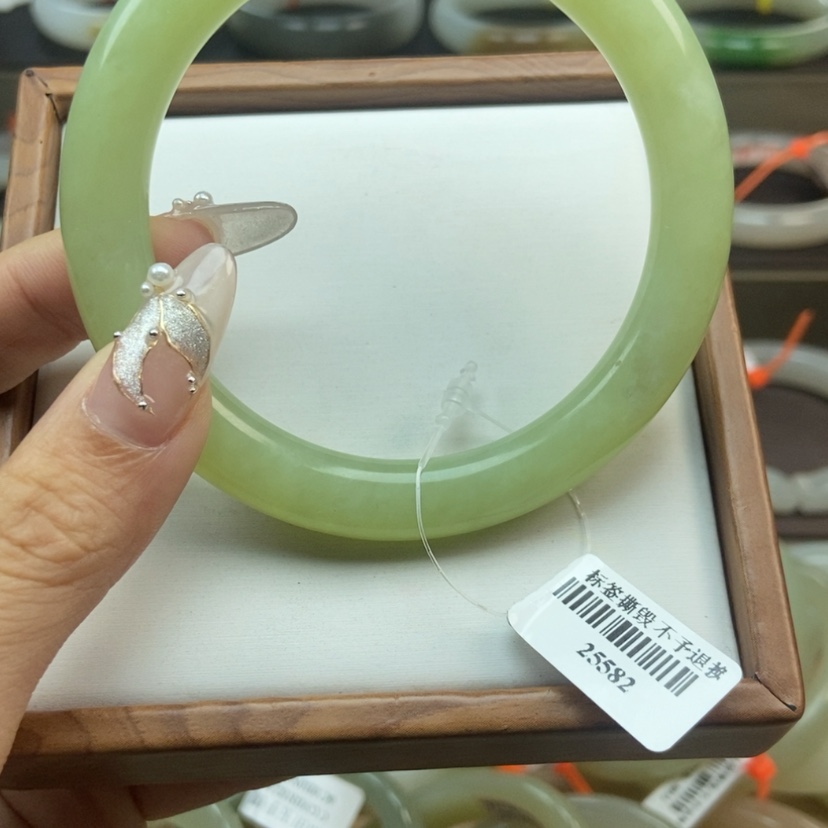 【闪购商品】和田玉手镯未镶嵌冷*杰60.5